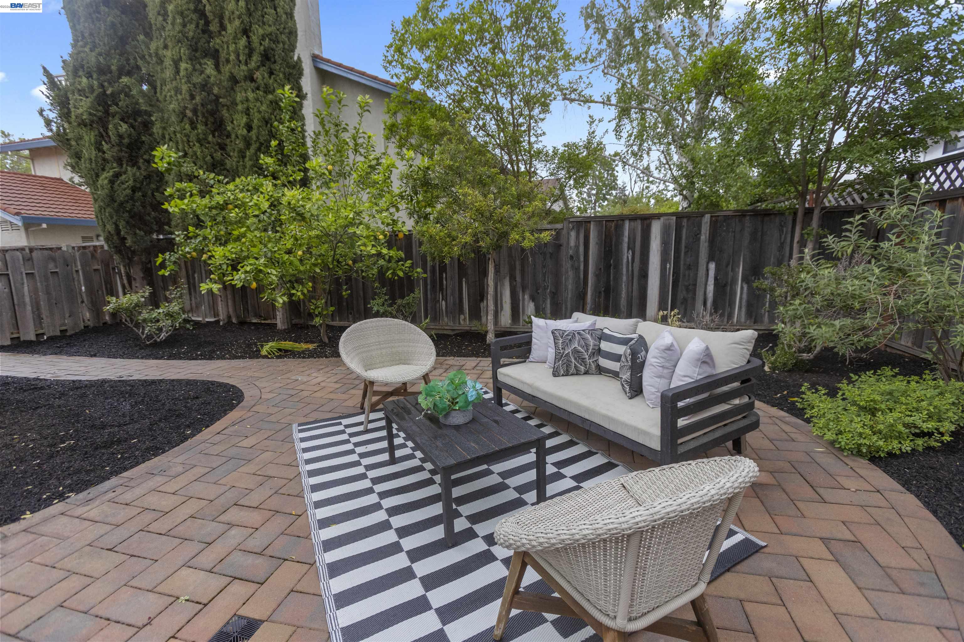 6427 Paseo Santa Maria