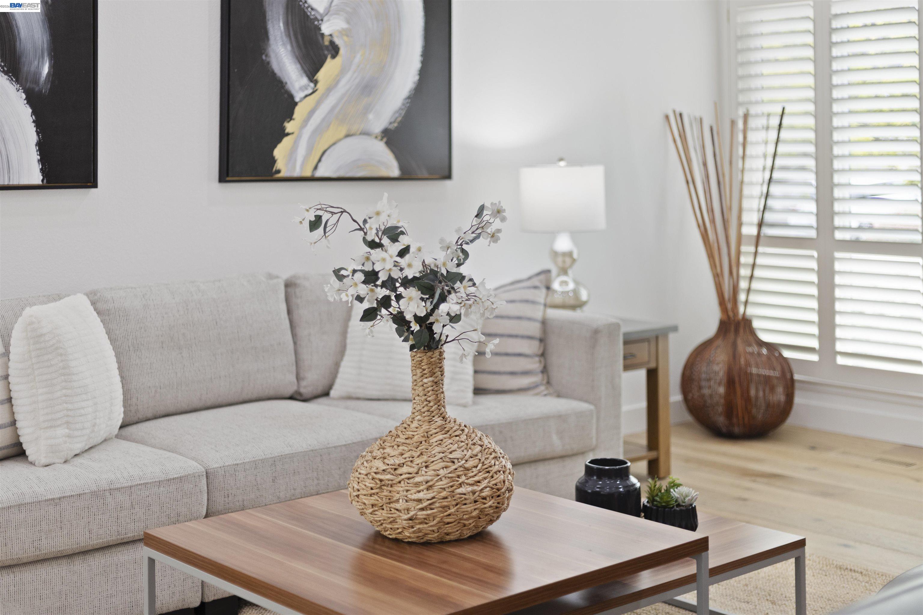 6427 Paseo Santa Maria