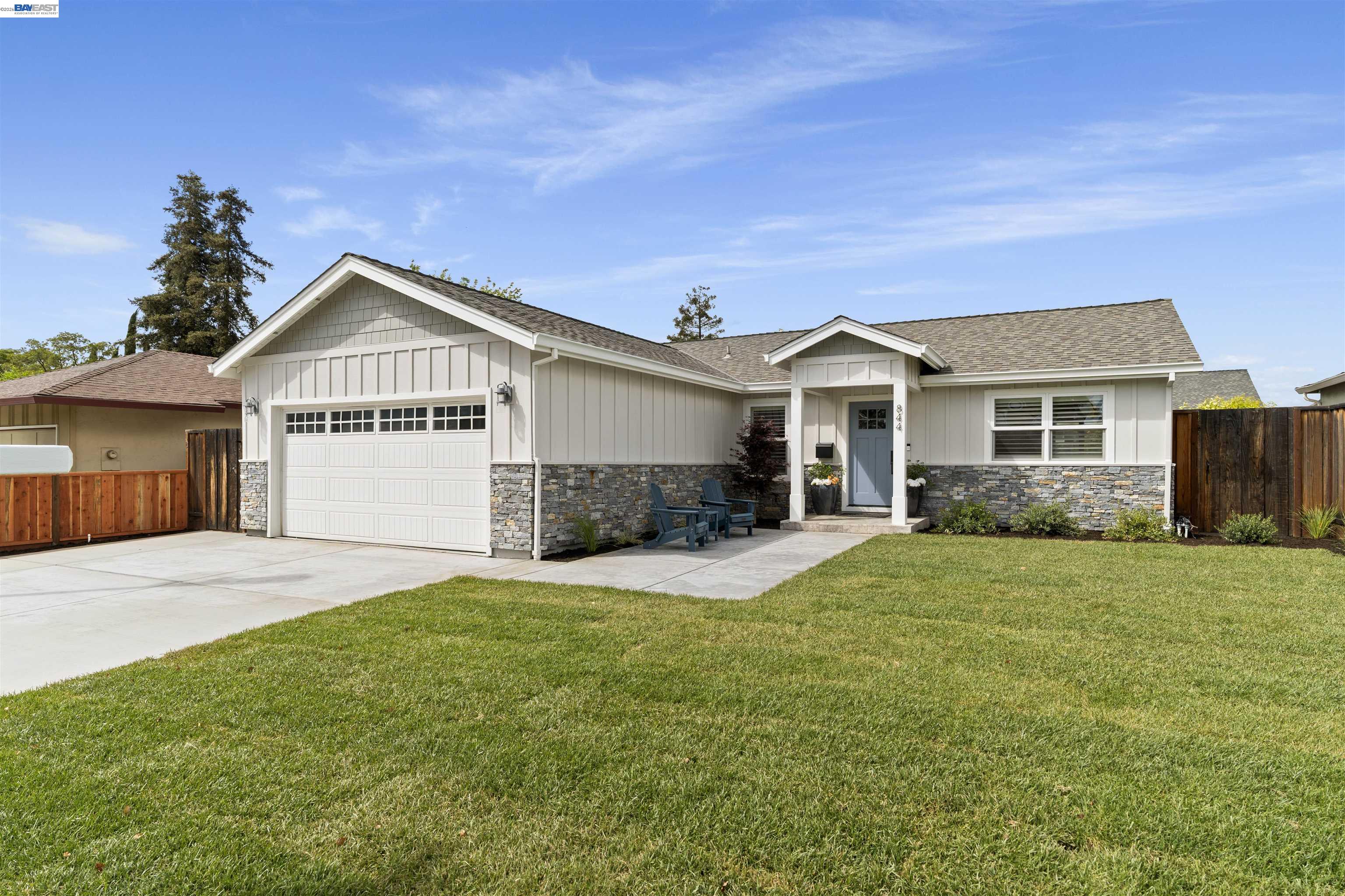 844 Sunset Dr