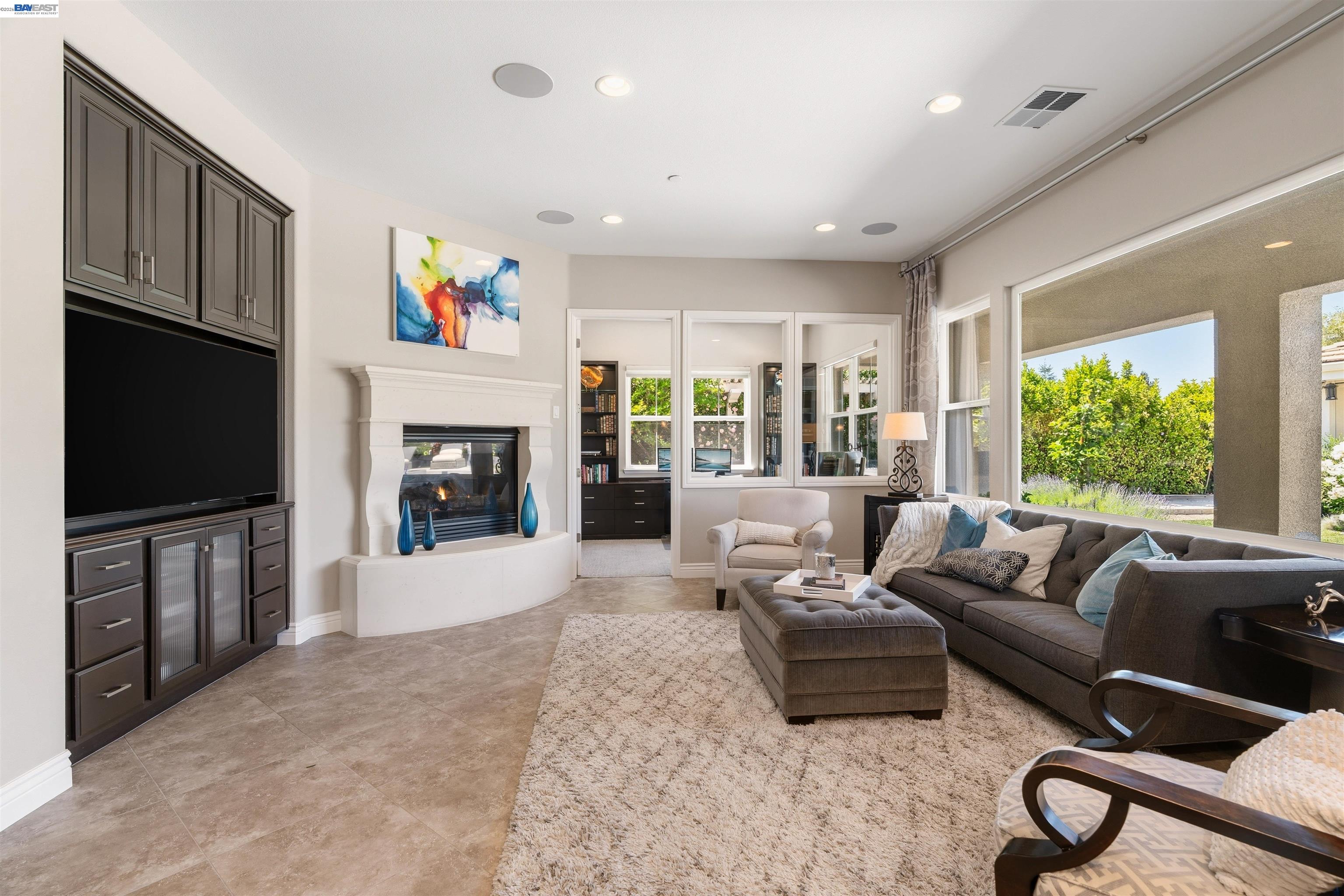 2205 Cameron Cir