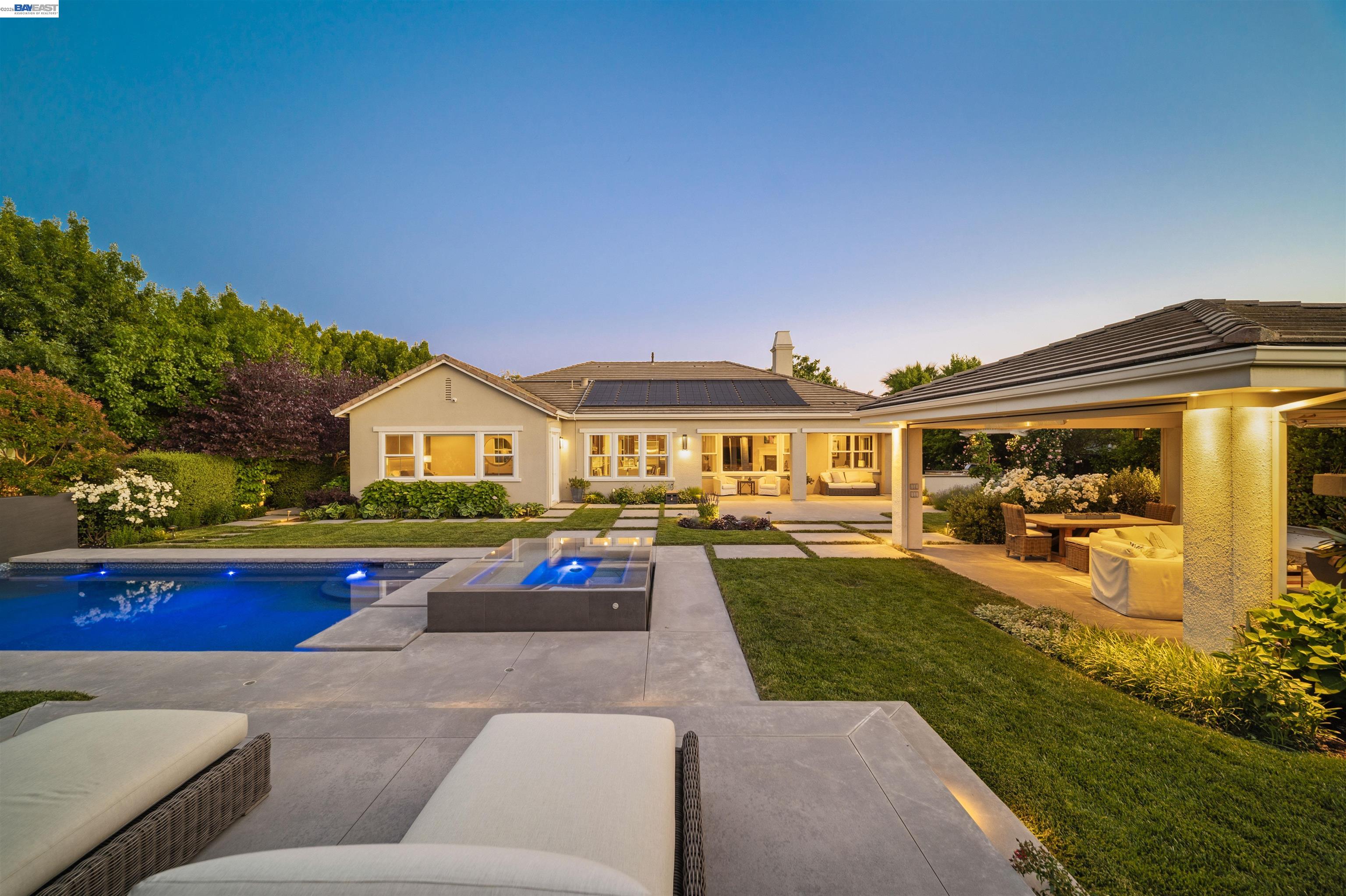 2205 Cameron Cir