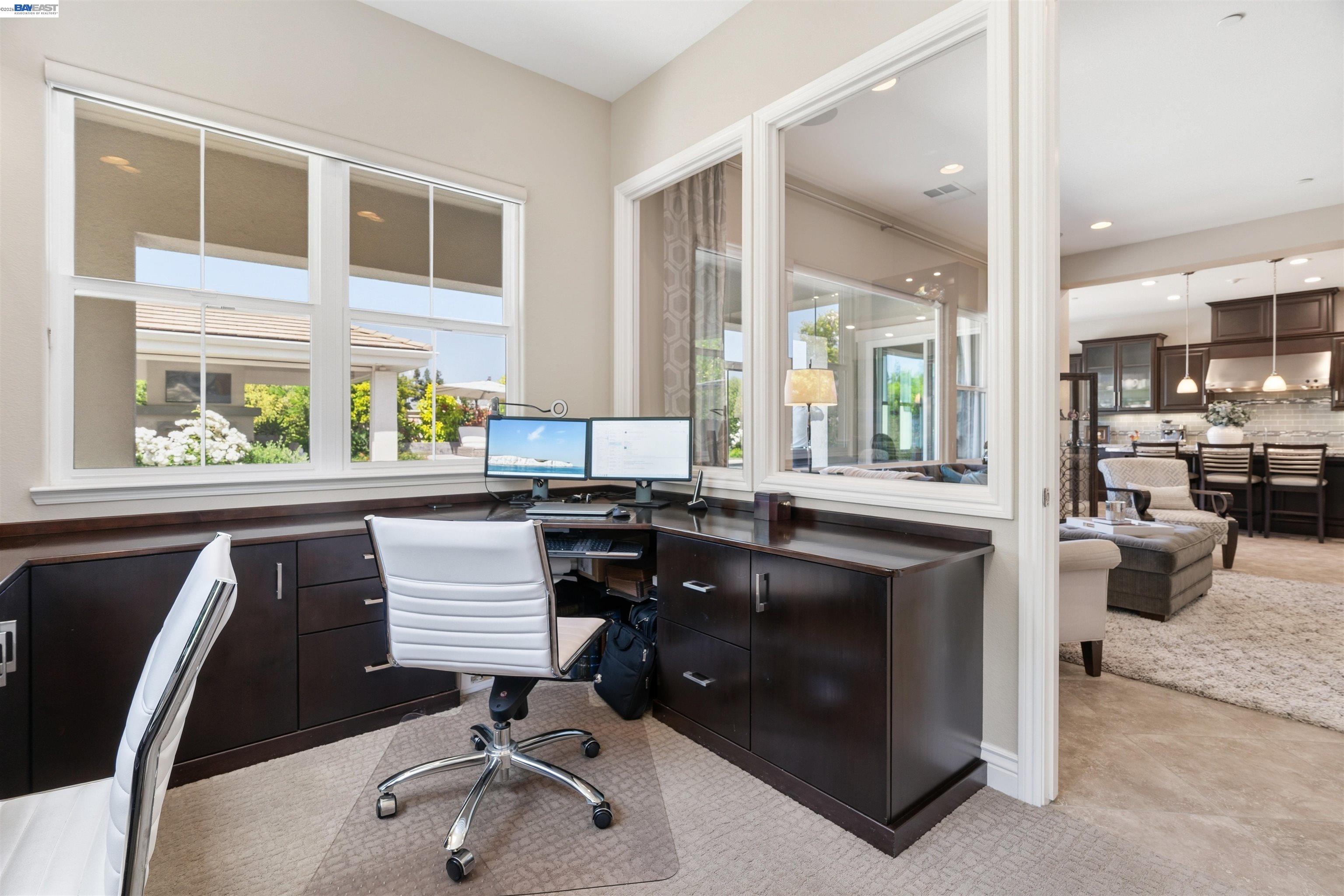 2205 Cameron Cir