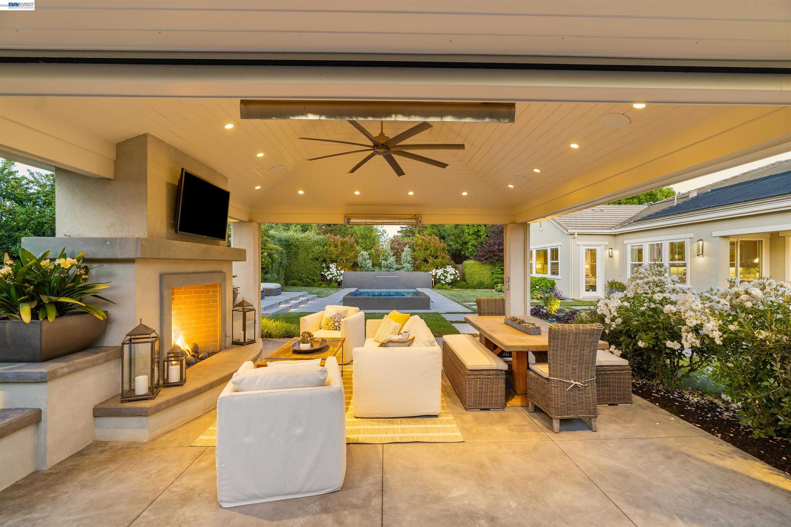 2205 Cameron Cir