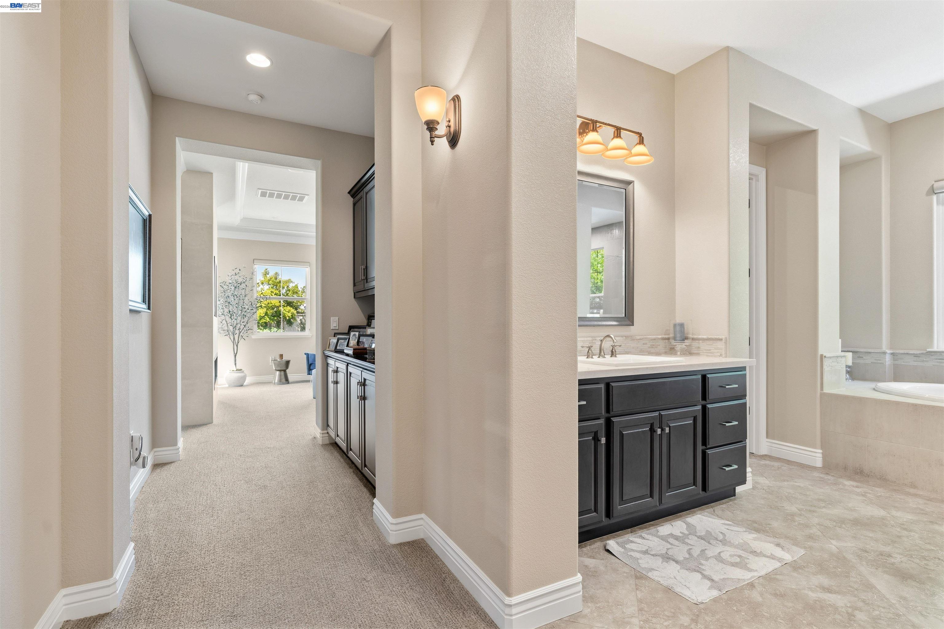 2205 Cameron Cir