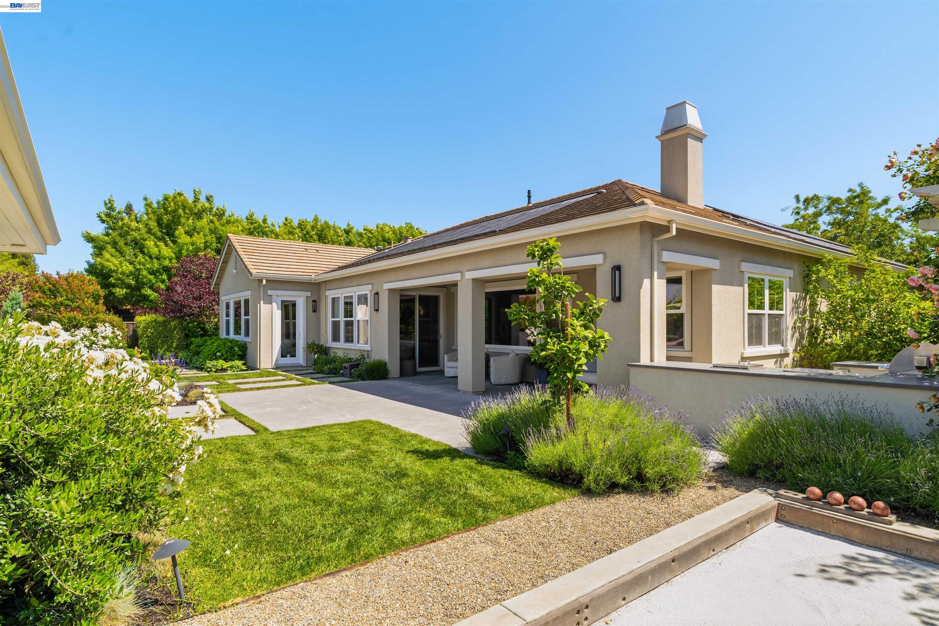 2205 Cameron Cir