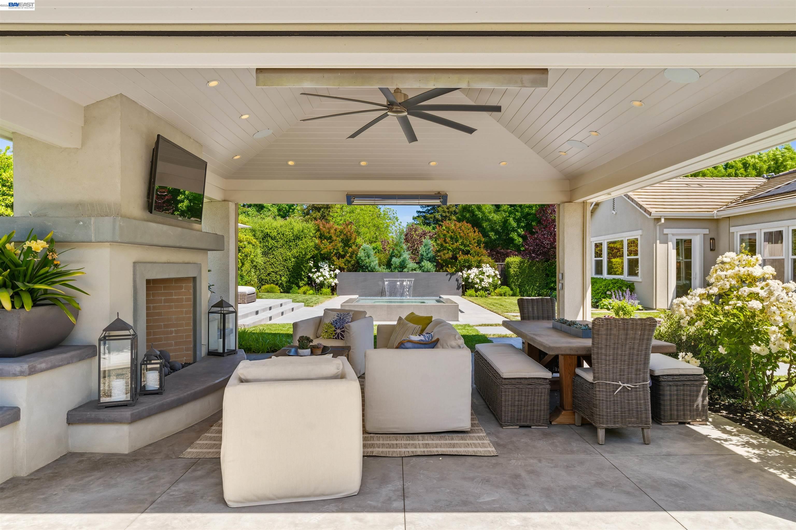 2205 Cameron Cir