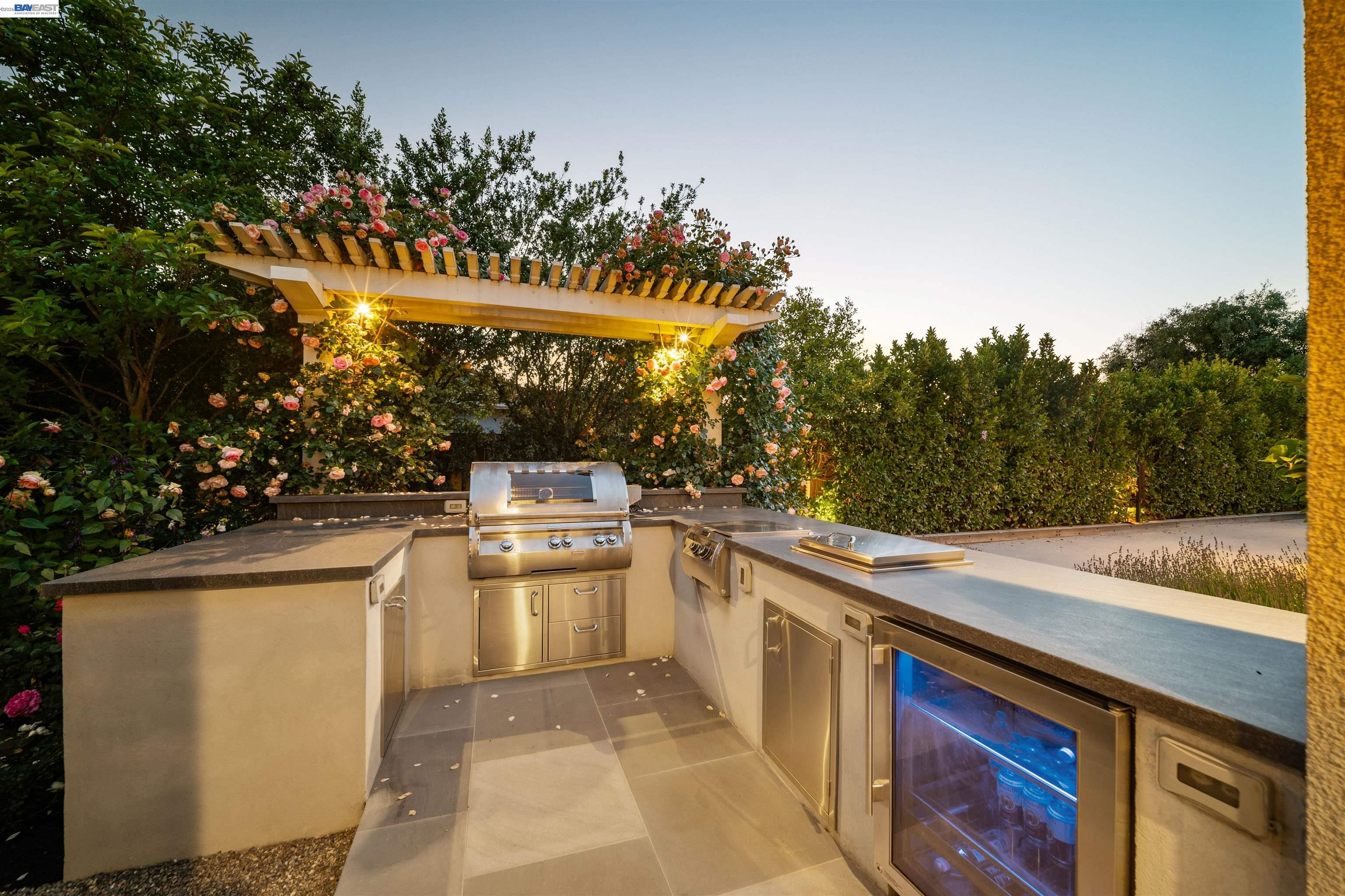 2205 Cameron Cir