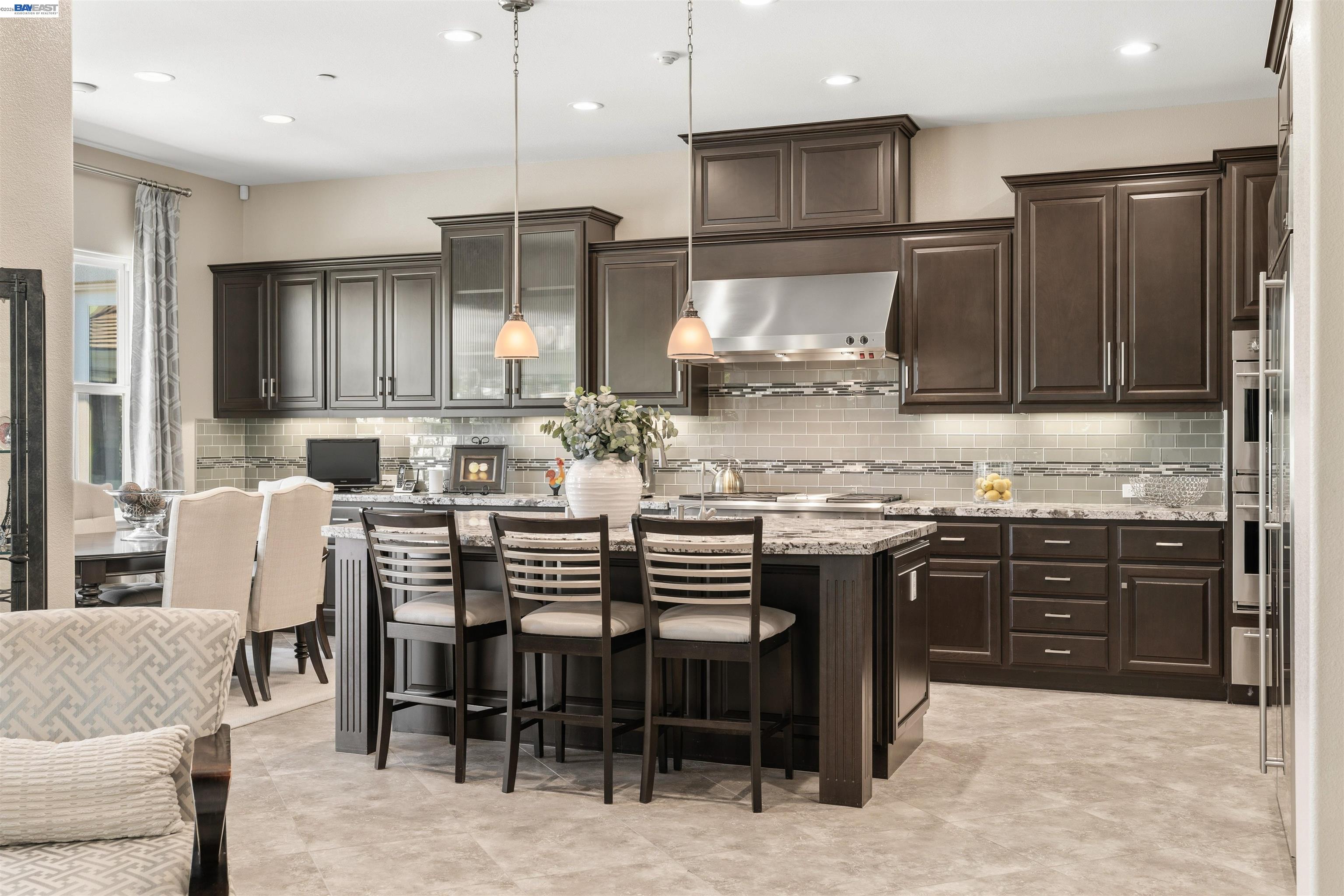 2205 Cameron Cir