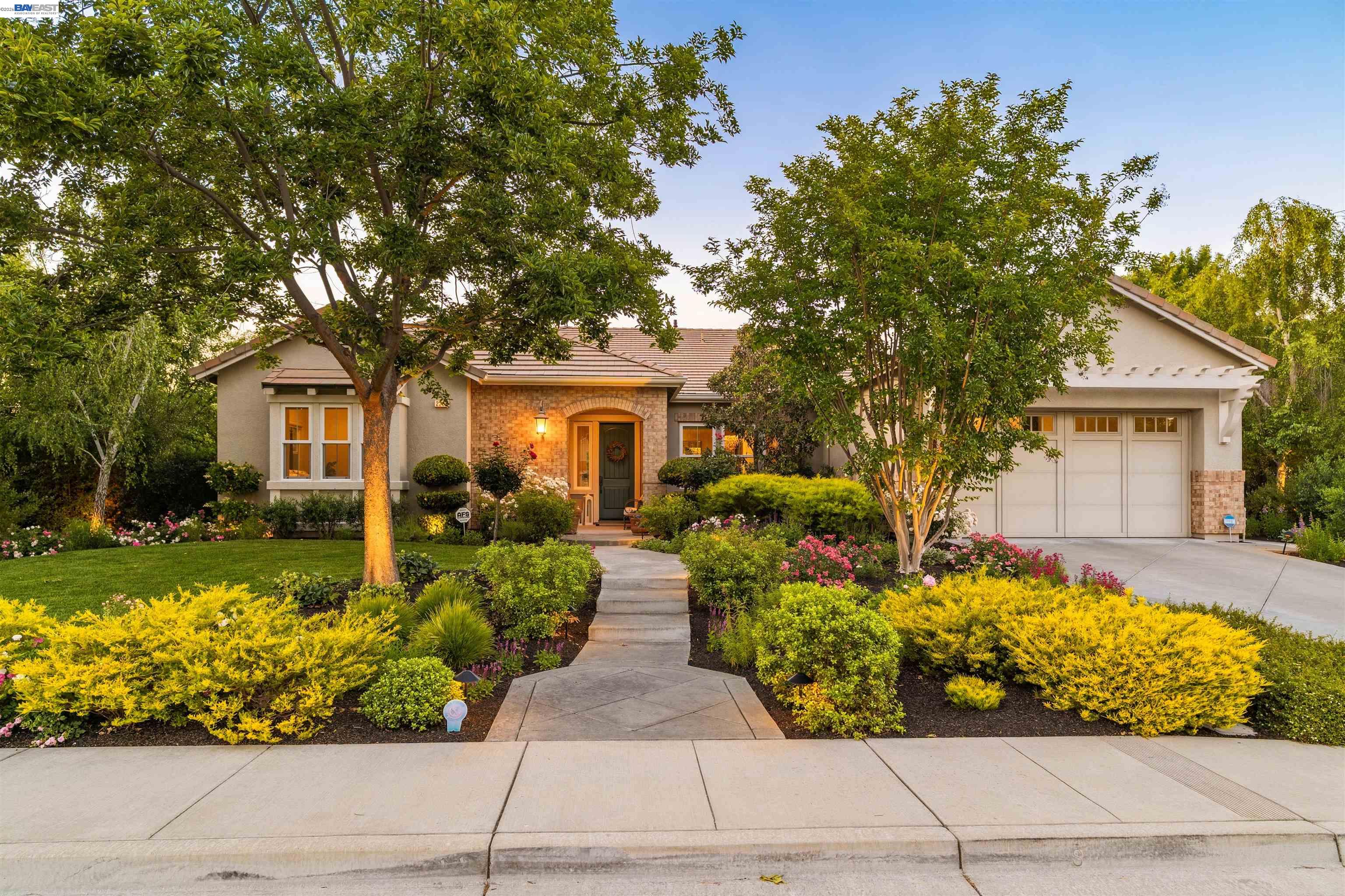 2205 Cameron Cir