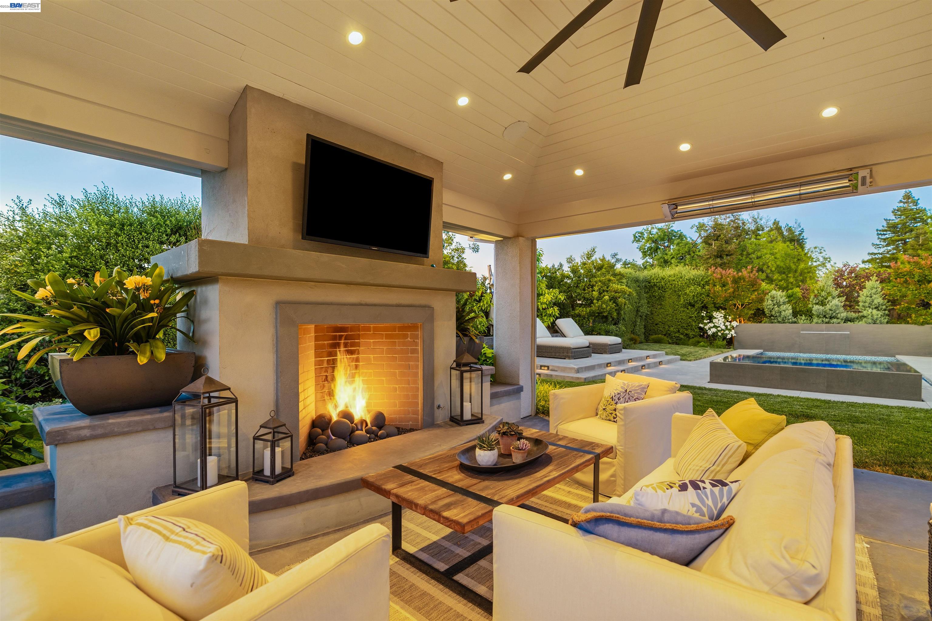 2205 Cameron Cir