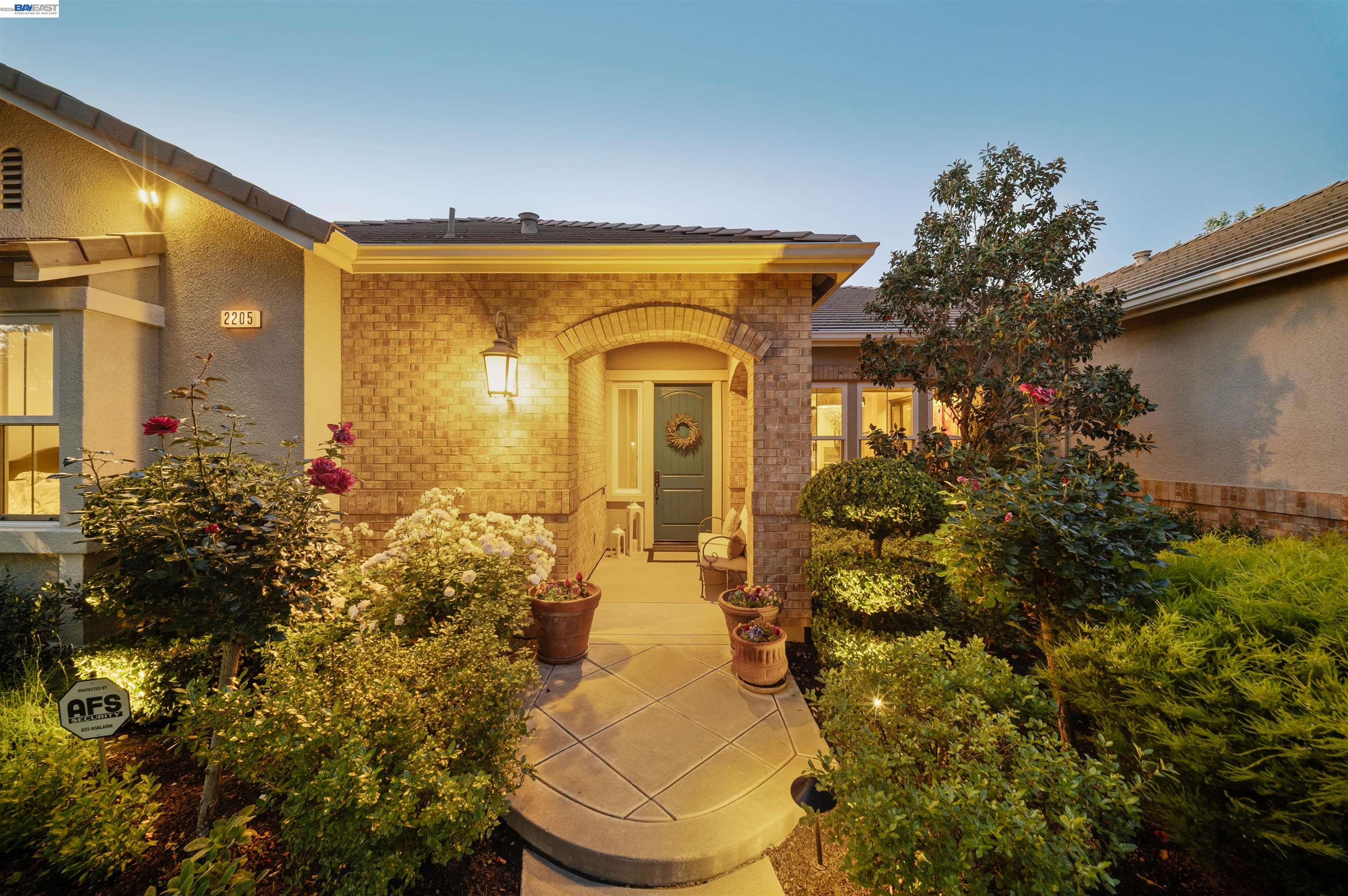 2205 Cameron Cir