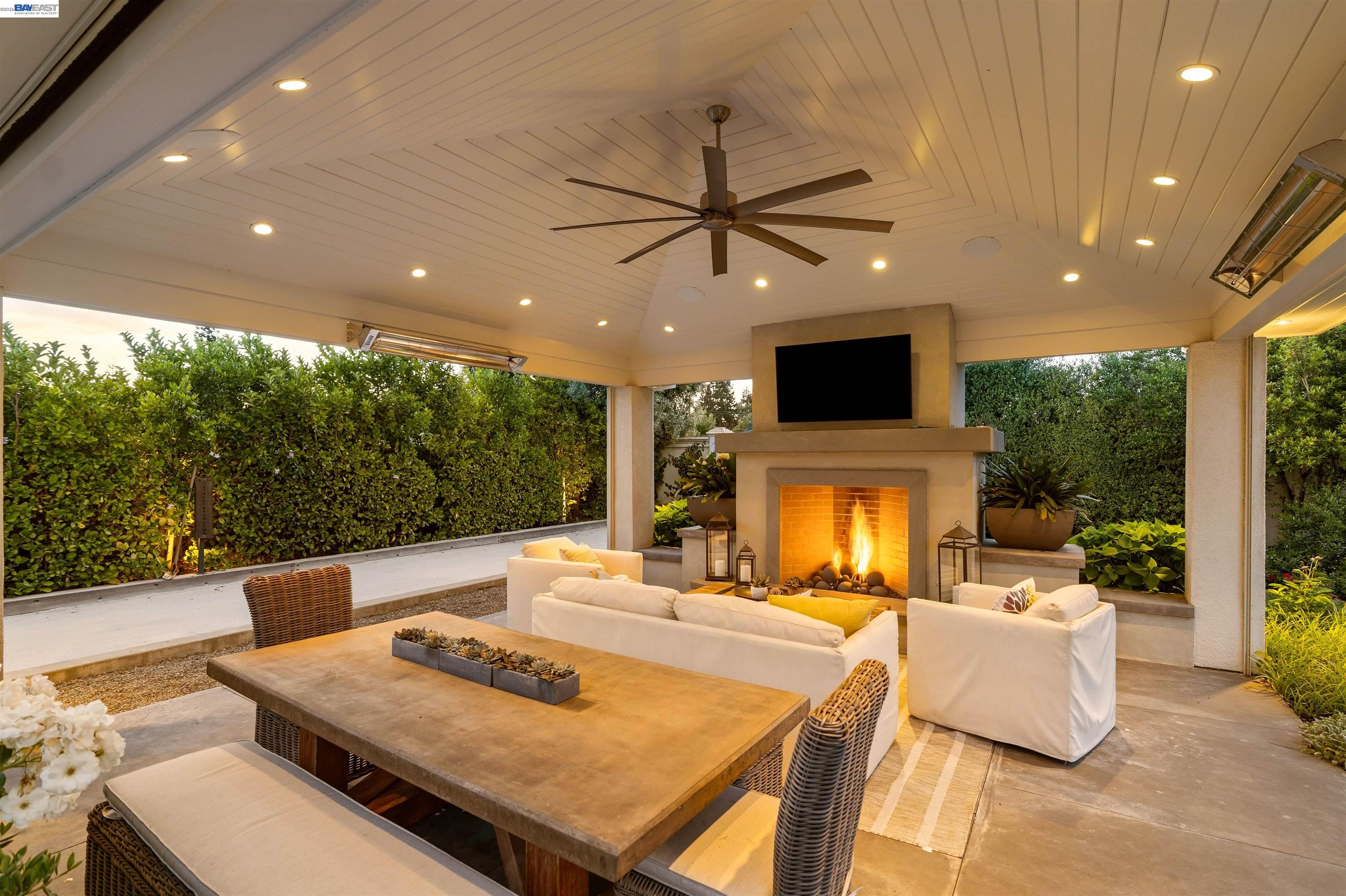 2205 Cameron Cir