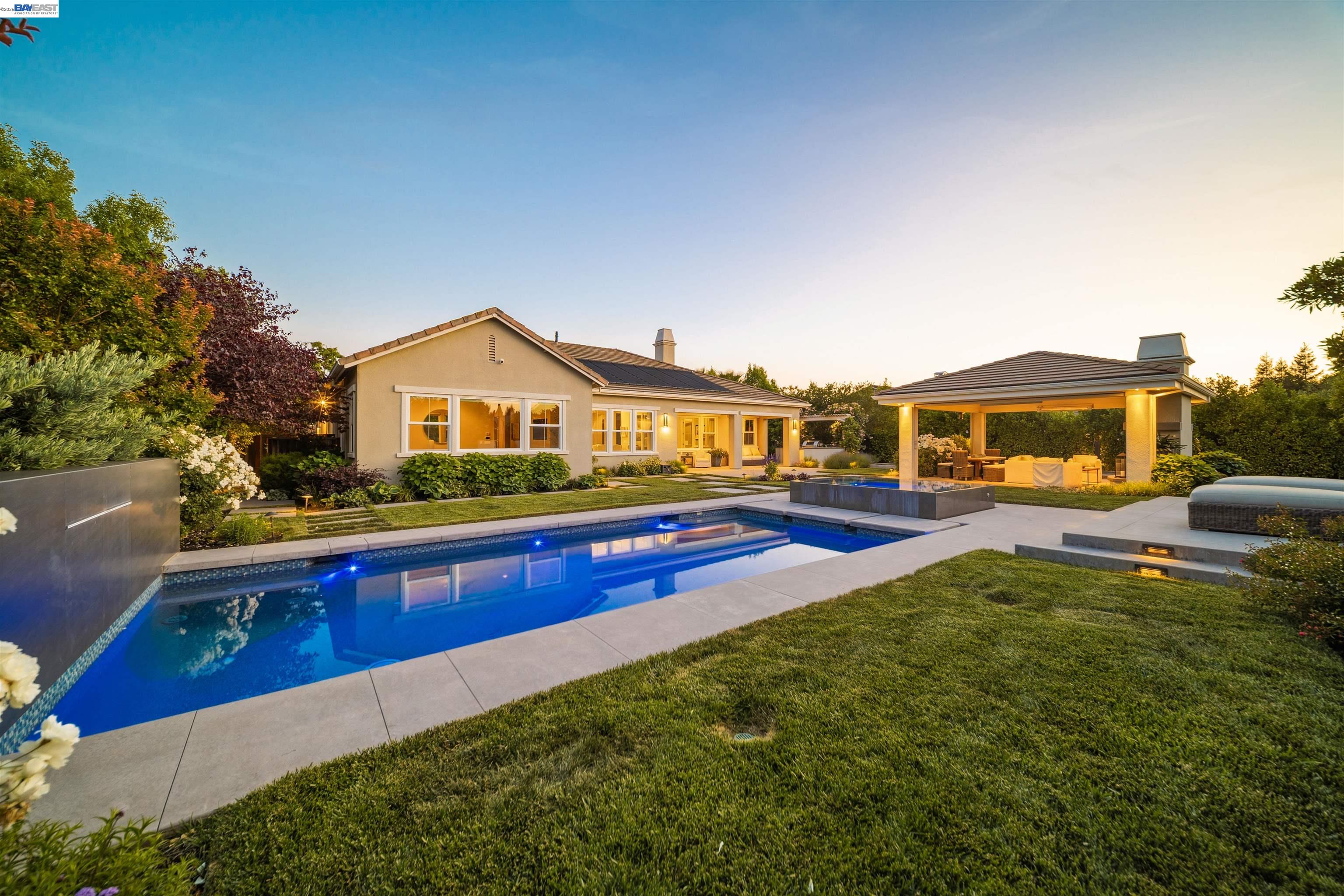 2205 Cameron Cir