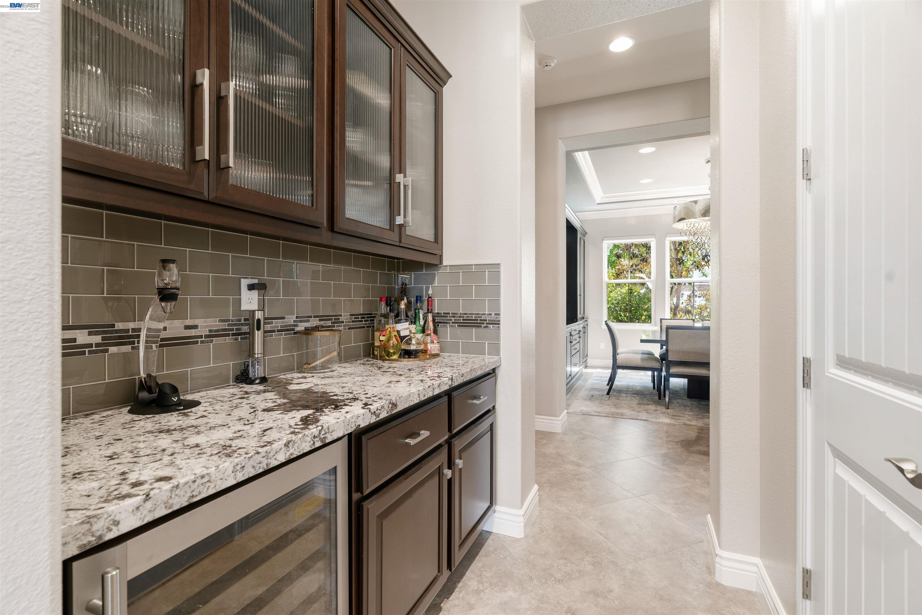 2205 Cameron Cir