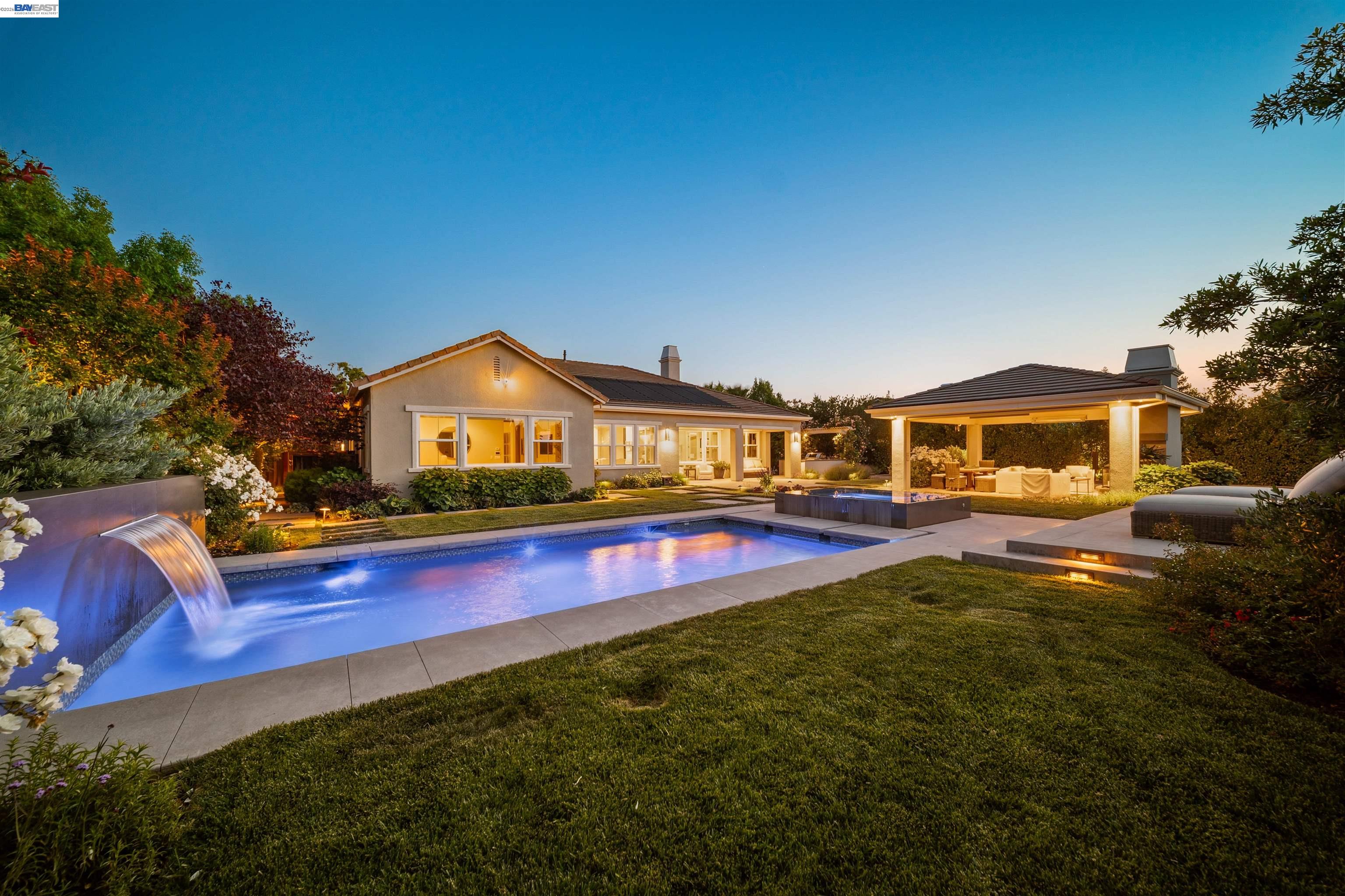 2205 Cameron Cir