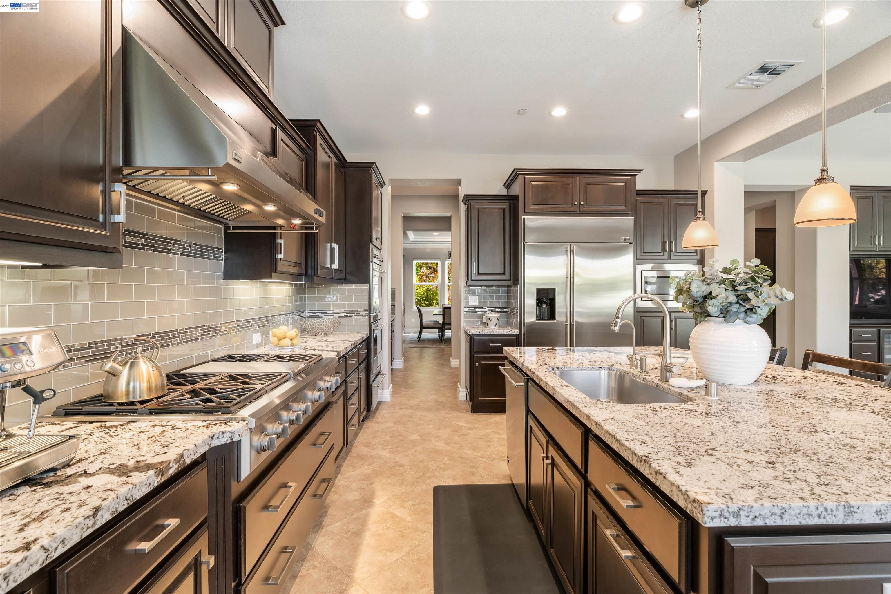 2205 Cameron Cir