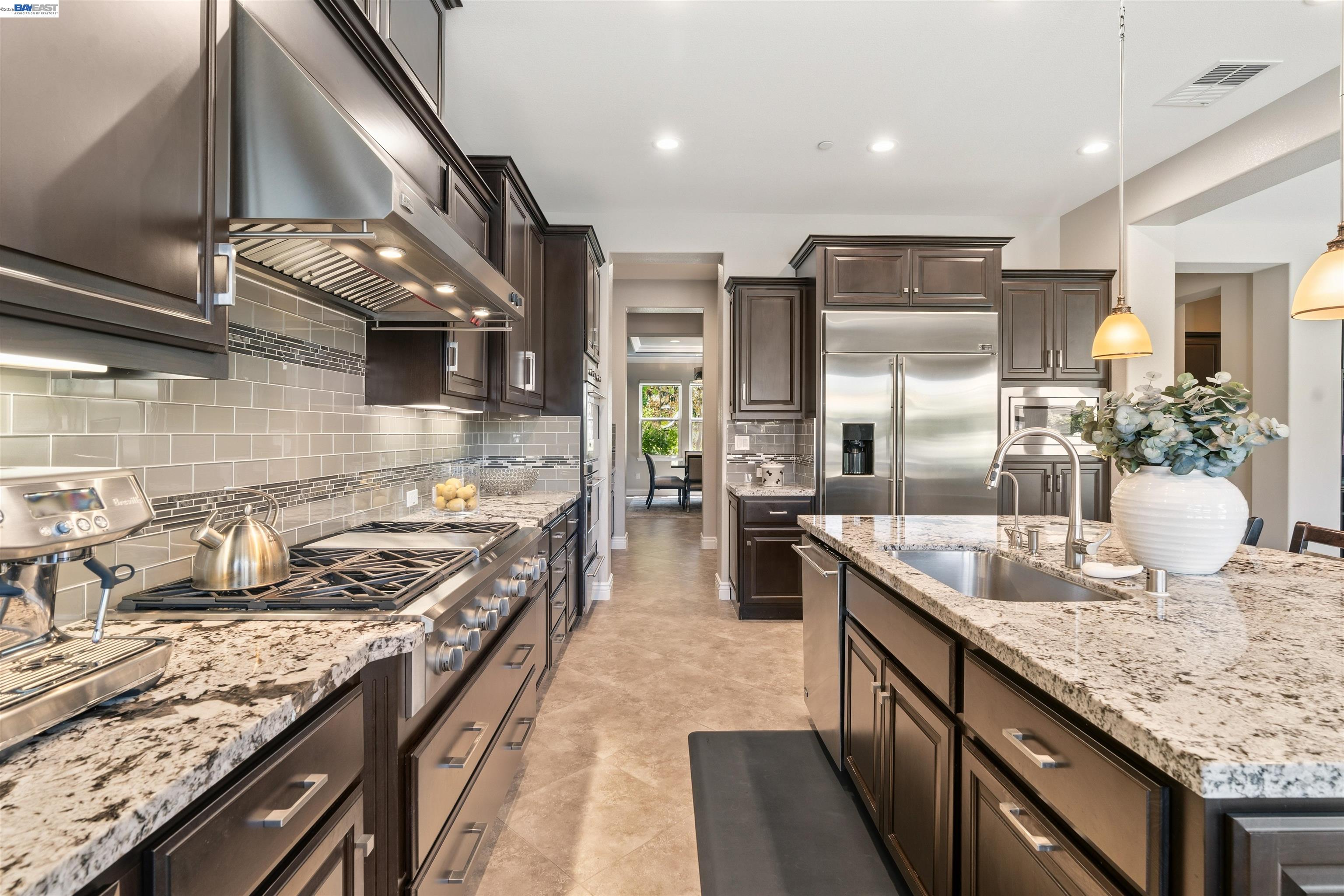 2205 Cameron Cir
