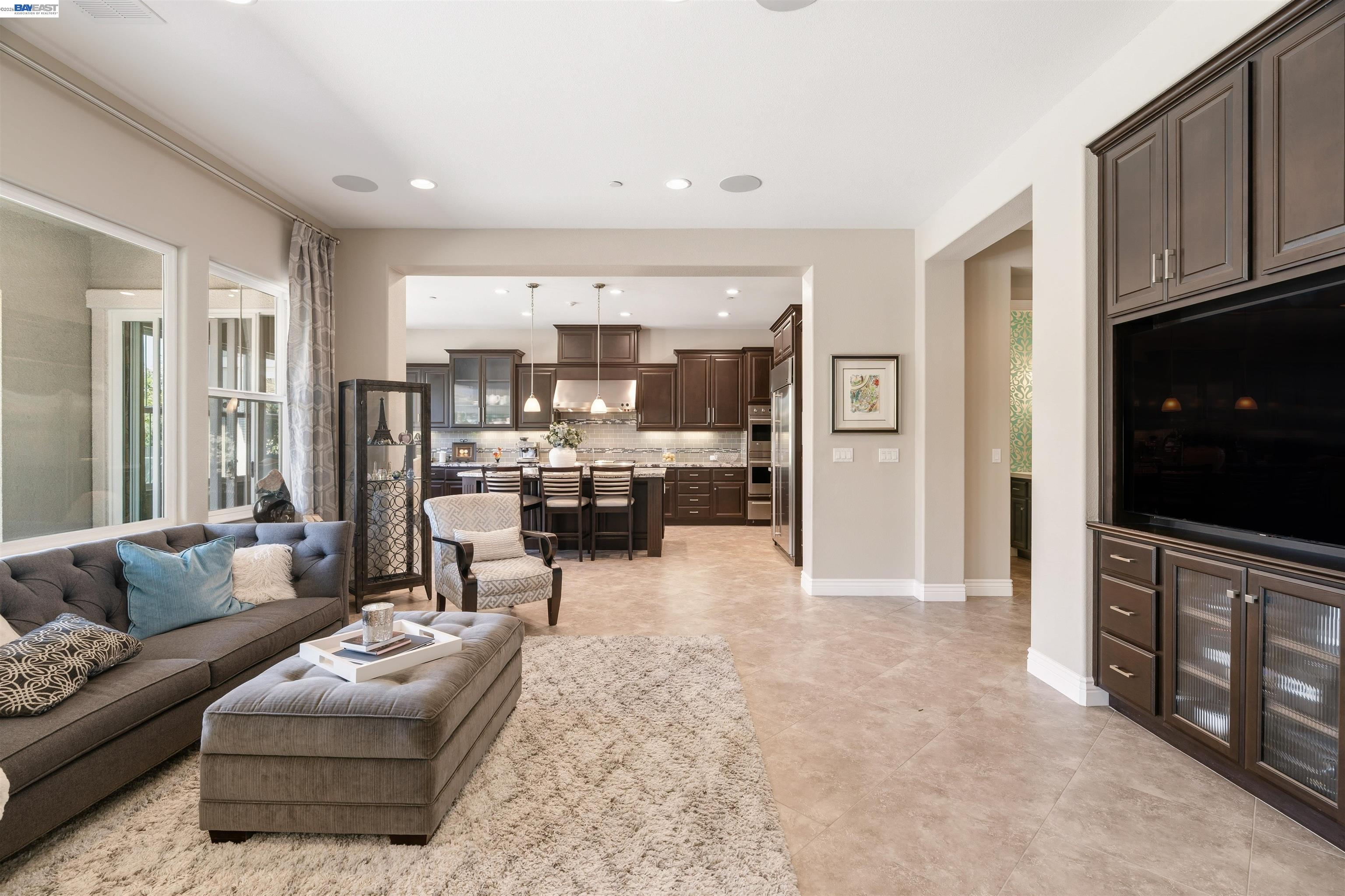 2205 Cameron Cir