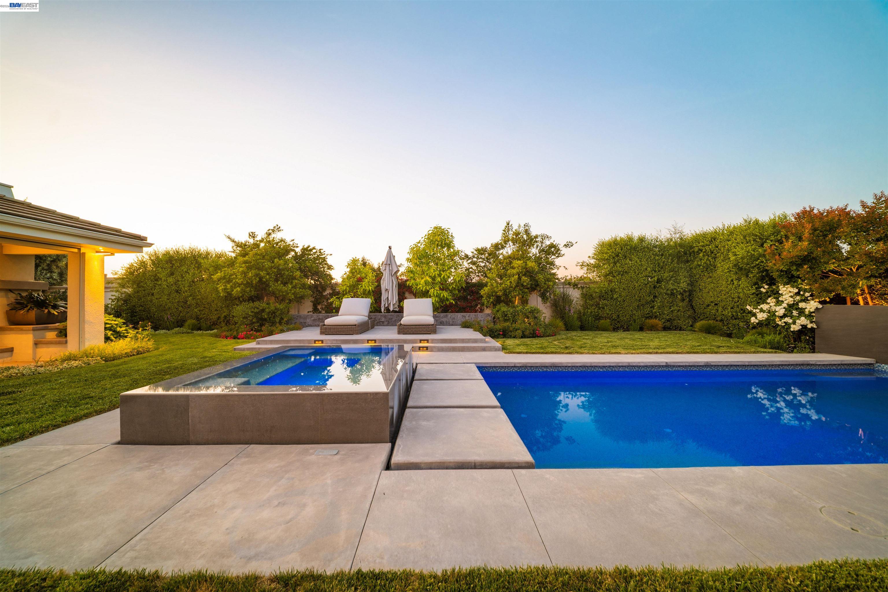 2205 Cameron Cir