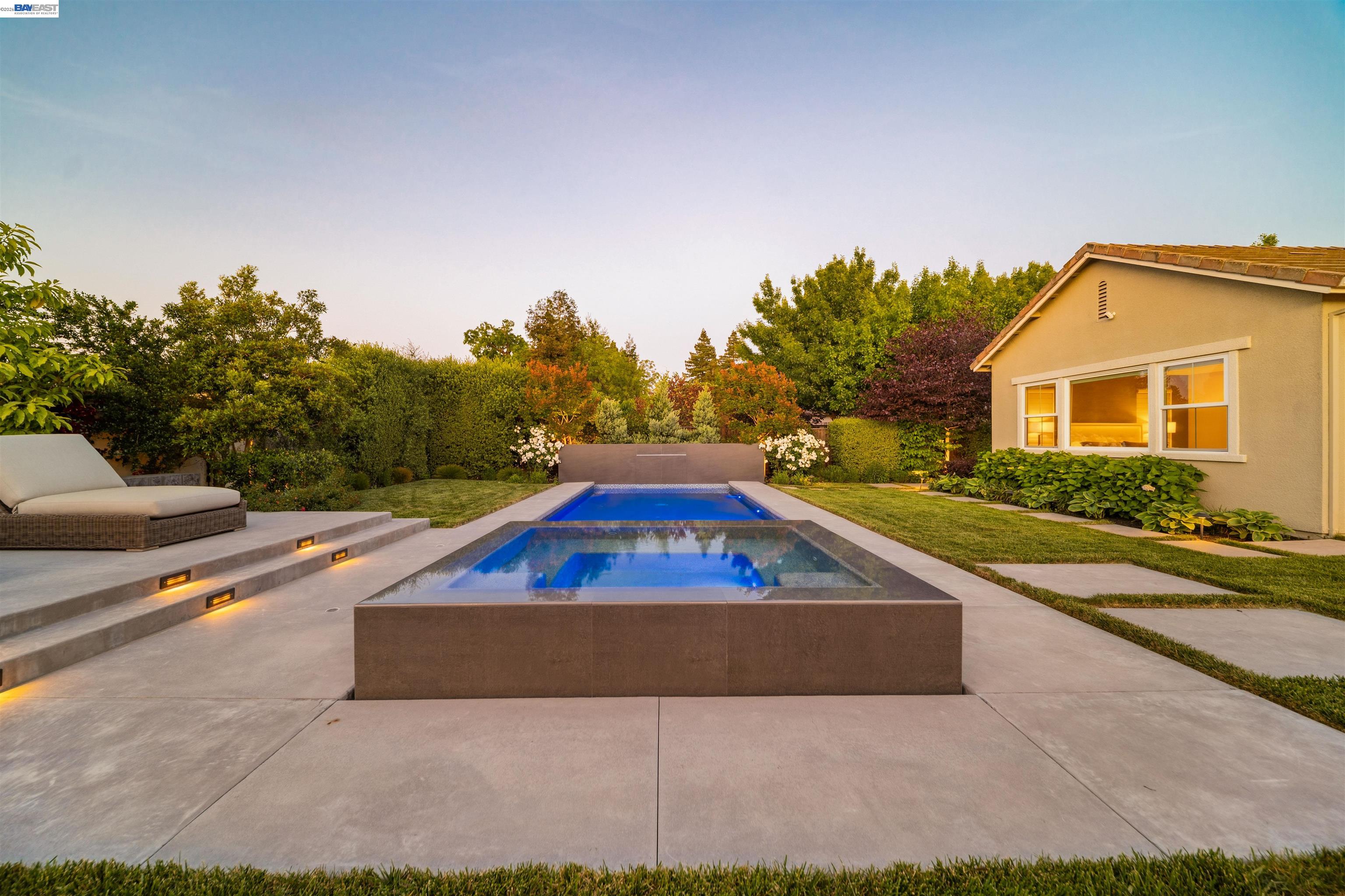 2205 Cameron Cir