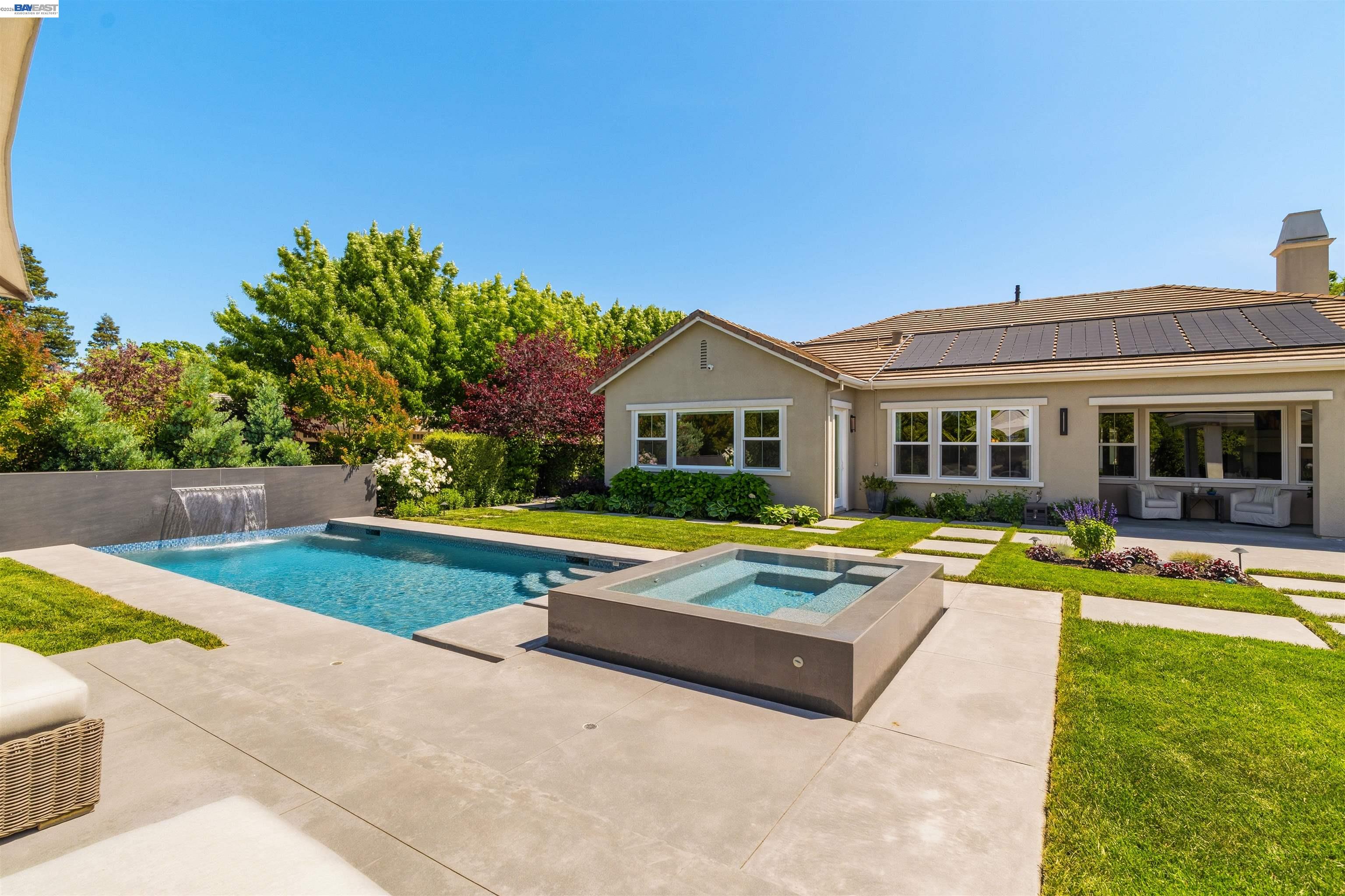 2205 Cameron Cir