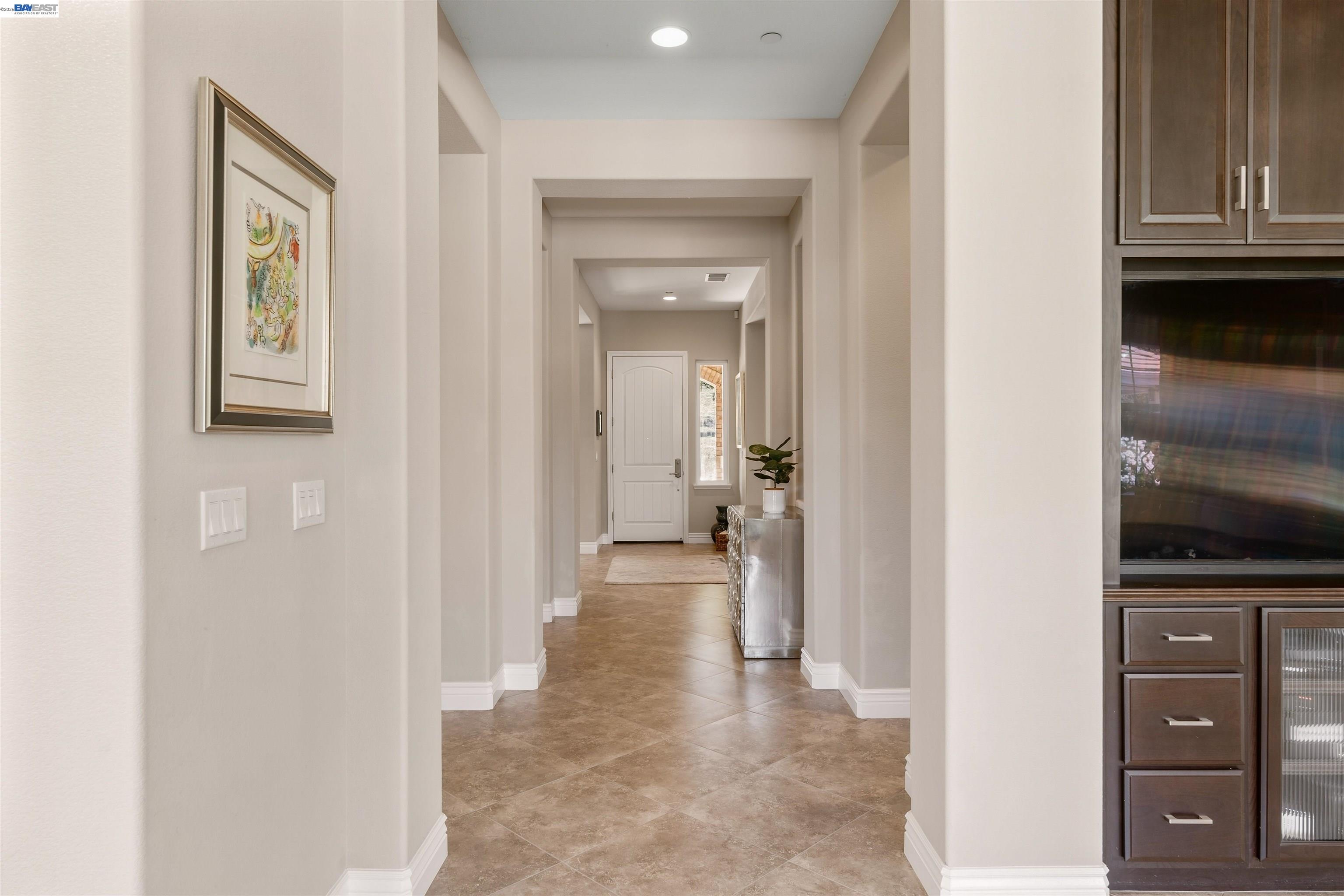 2205 Cameron Cir