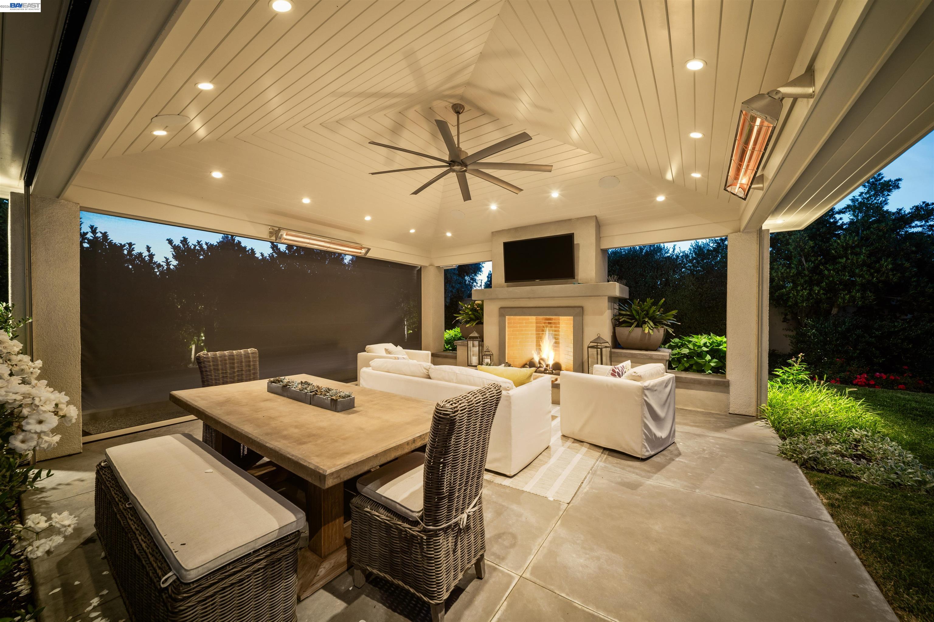2205 Cameron Cir