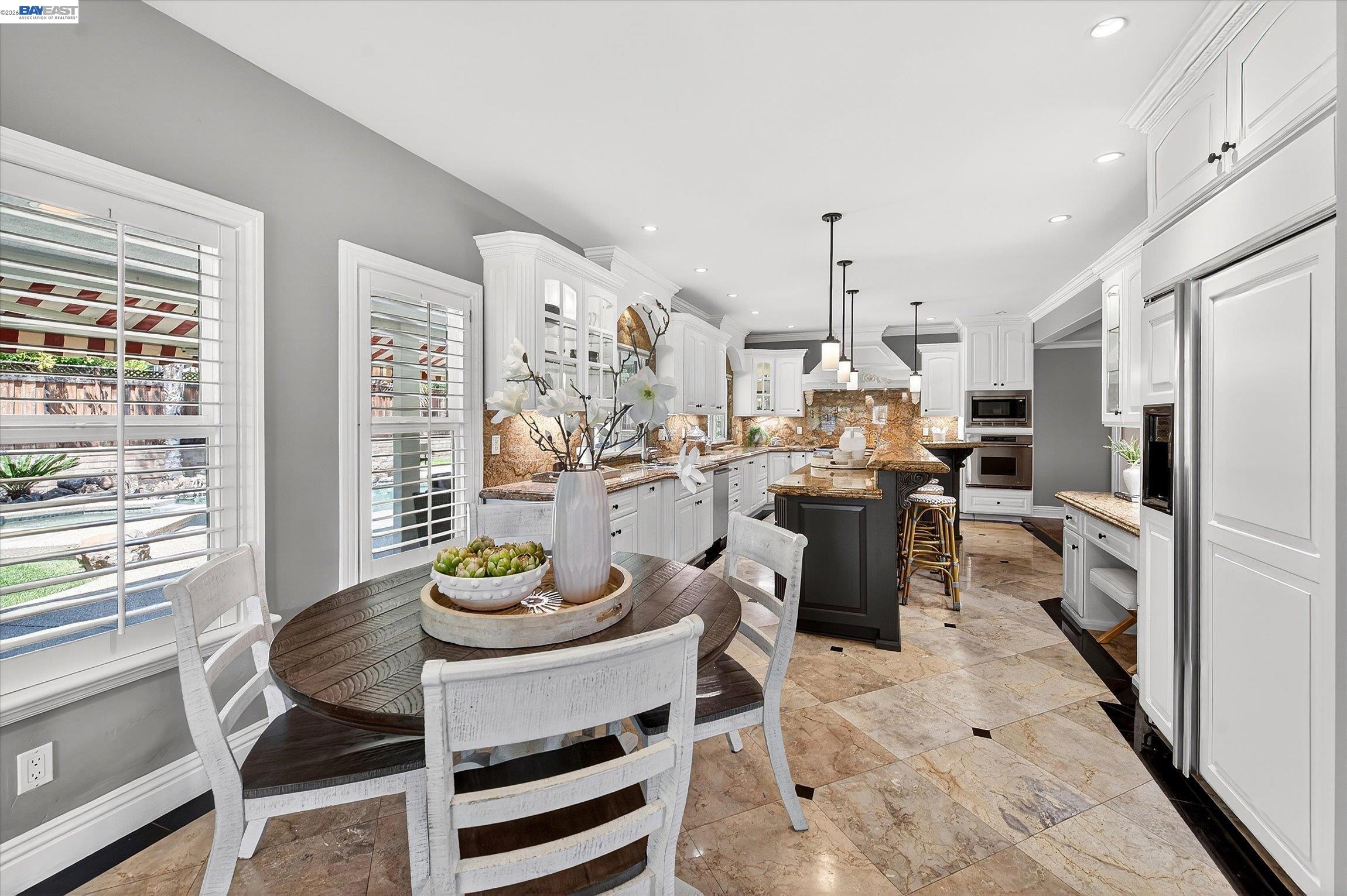 2337 Grosvenor Heights Ct