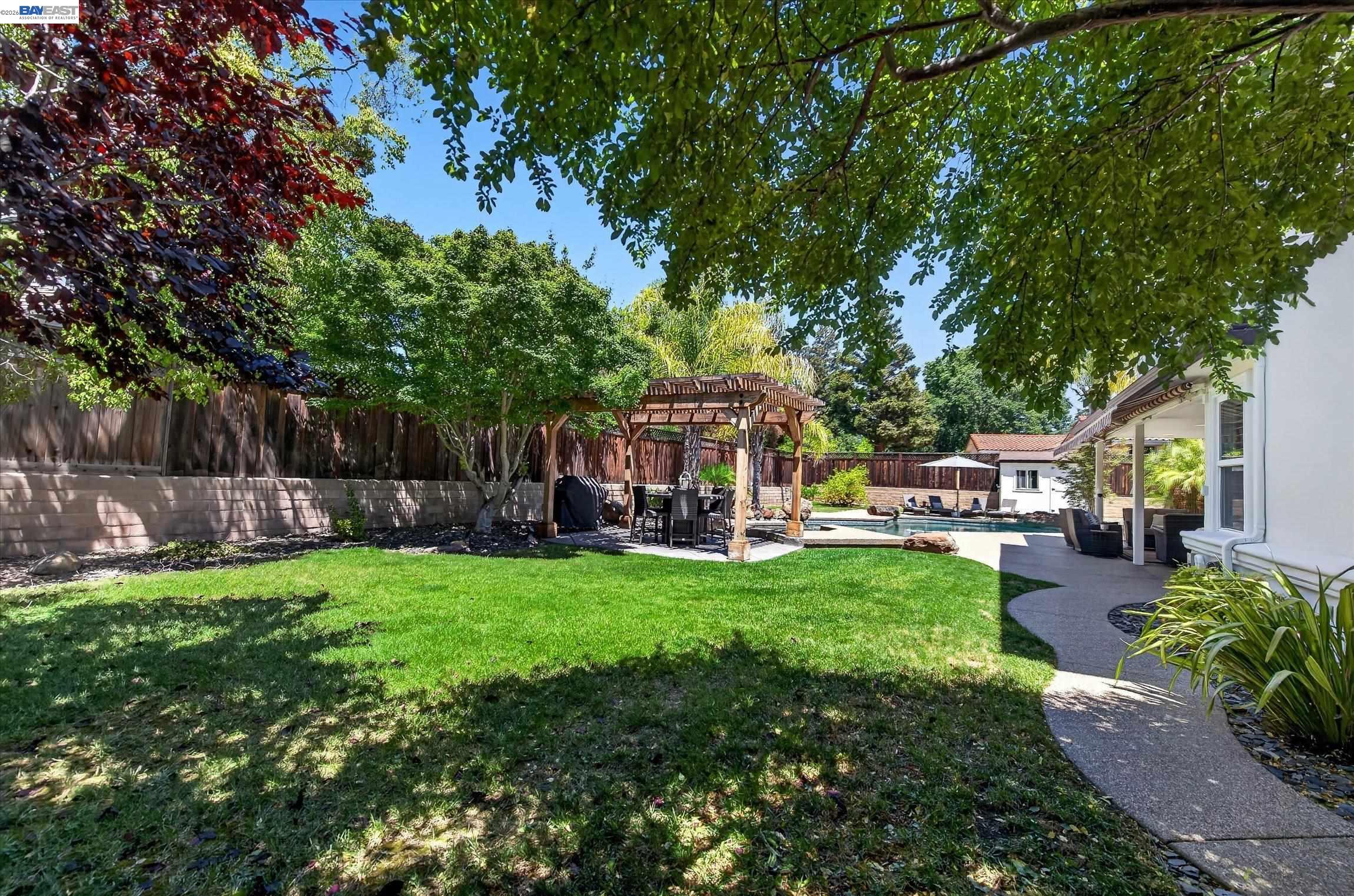 2337 Grosvenor Heights Ct