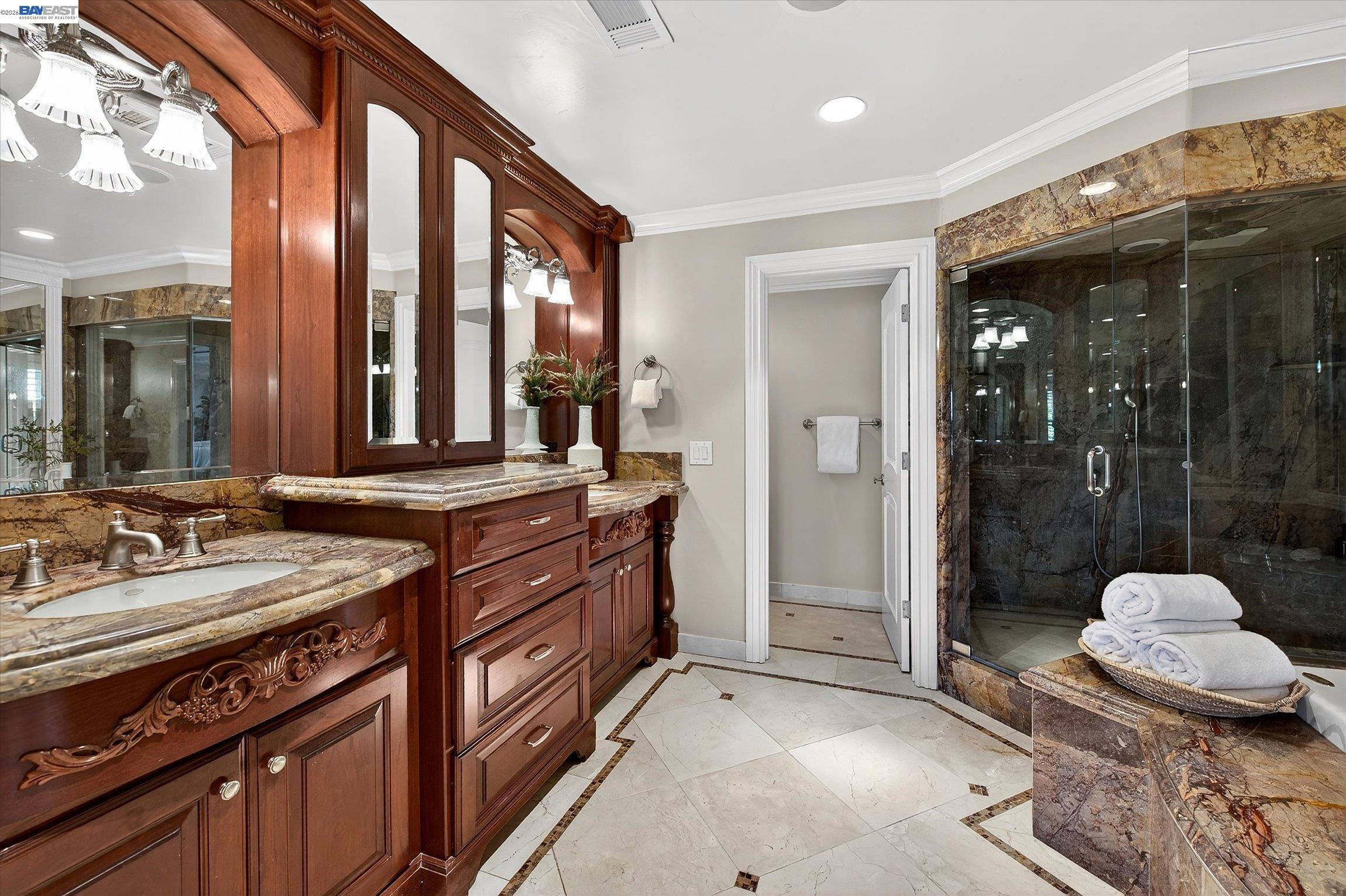2337 Grosvenor Heights Ct