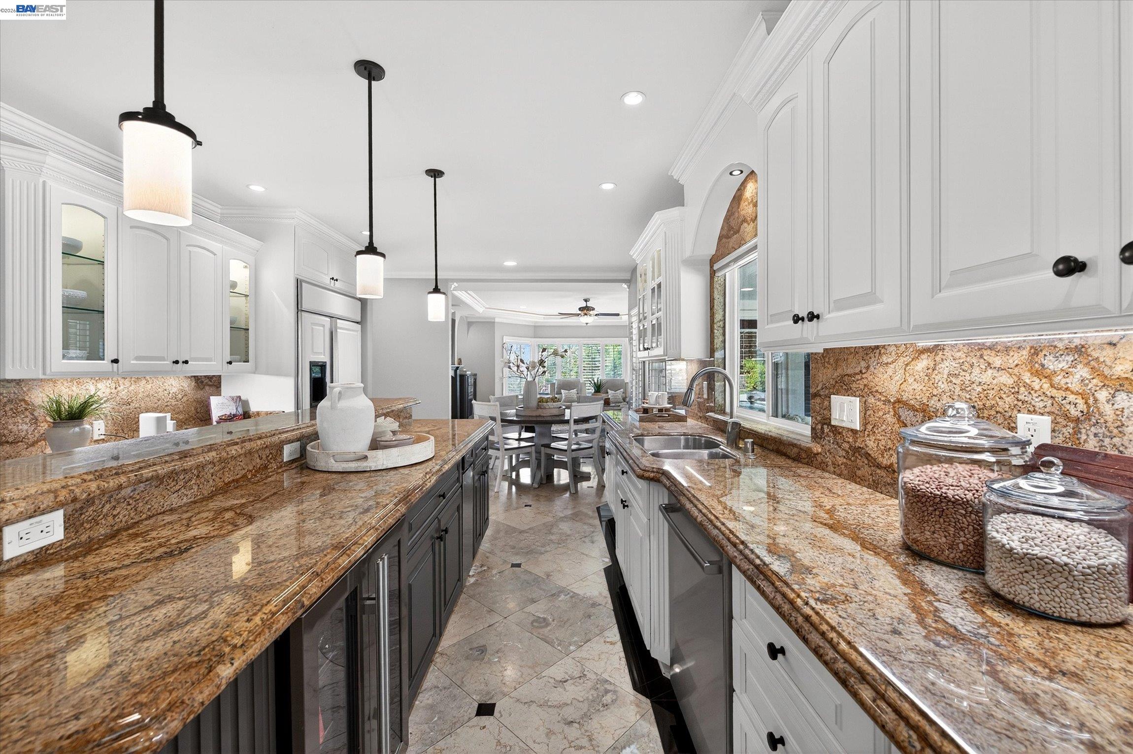 2337 Grosvenor Heights Ct