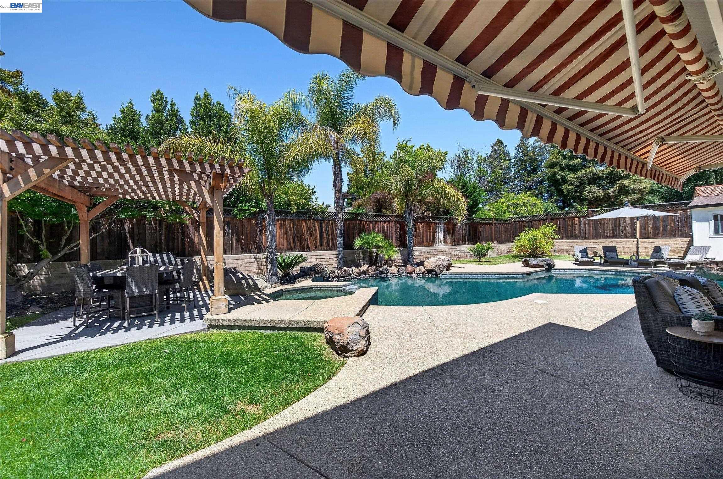 2337 Grosvenor Heights Ct
