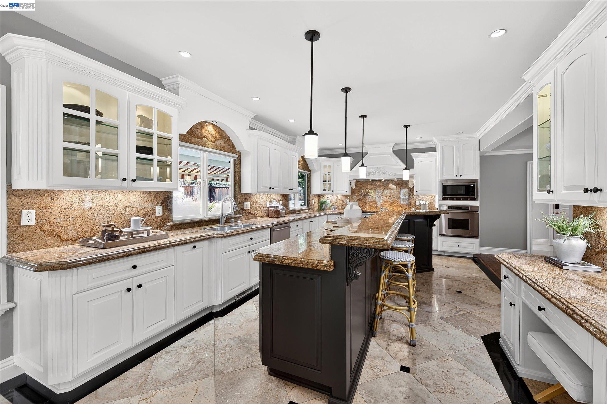 2337 Grosvenor Heights Ct