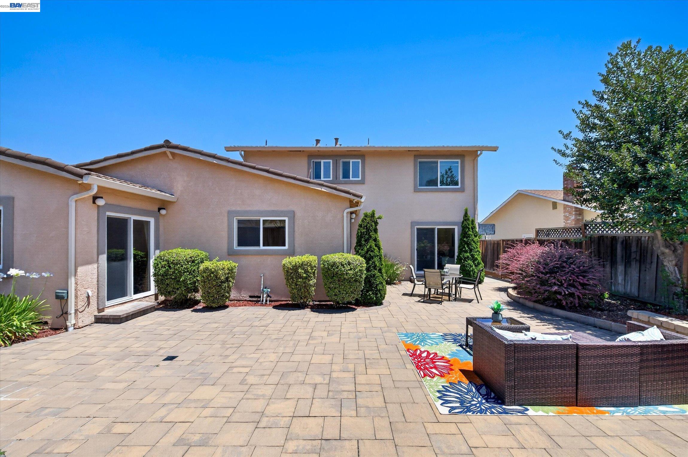 2358 Crestline Rd