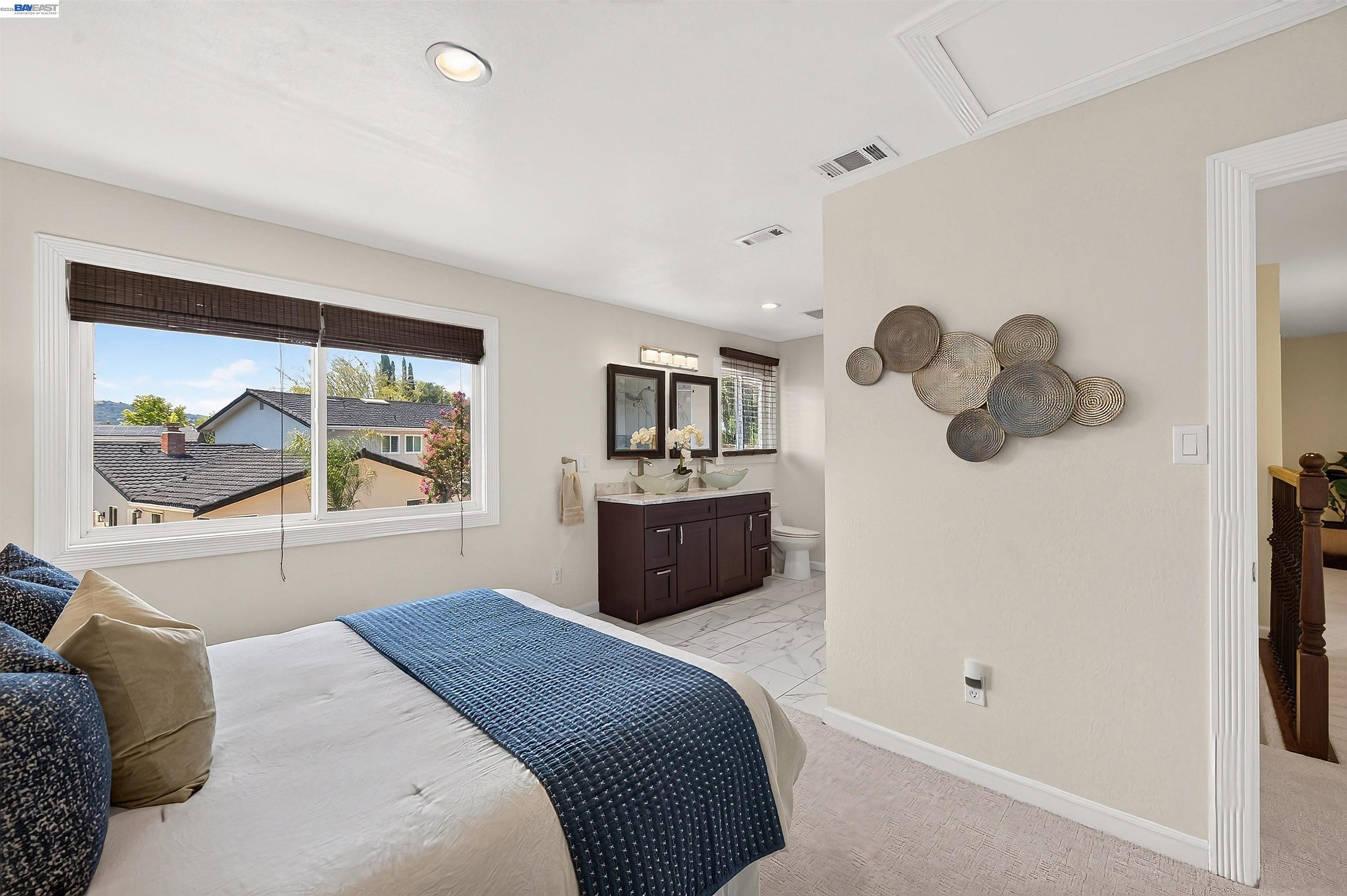 2358 Crestline Rd