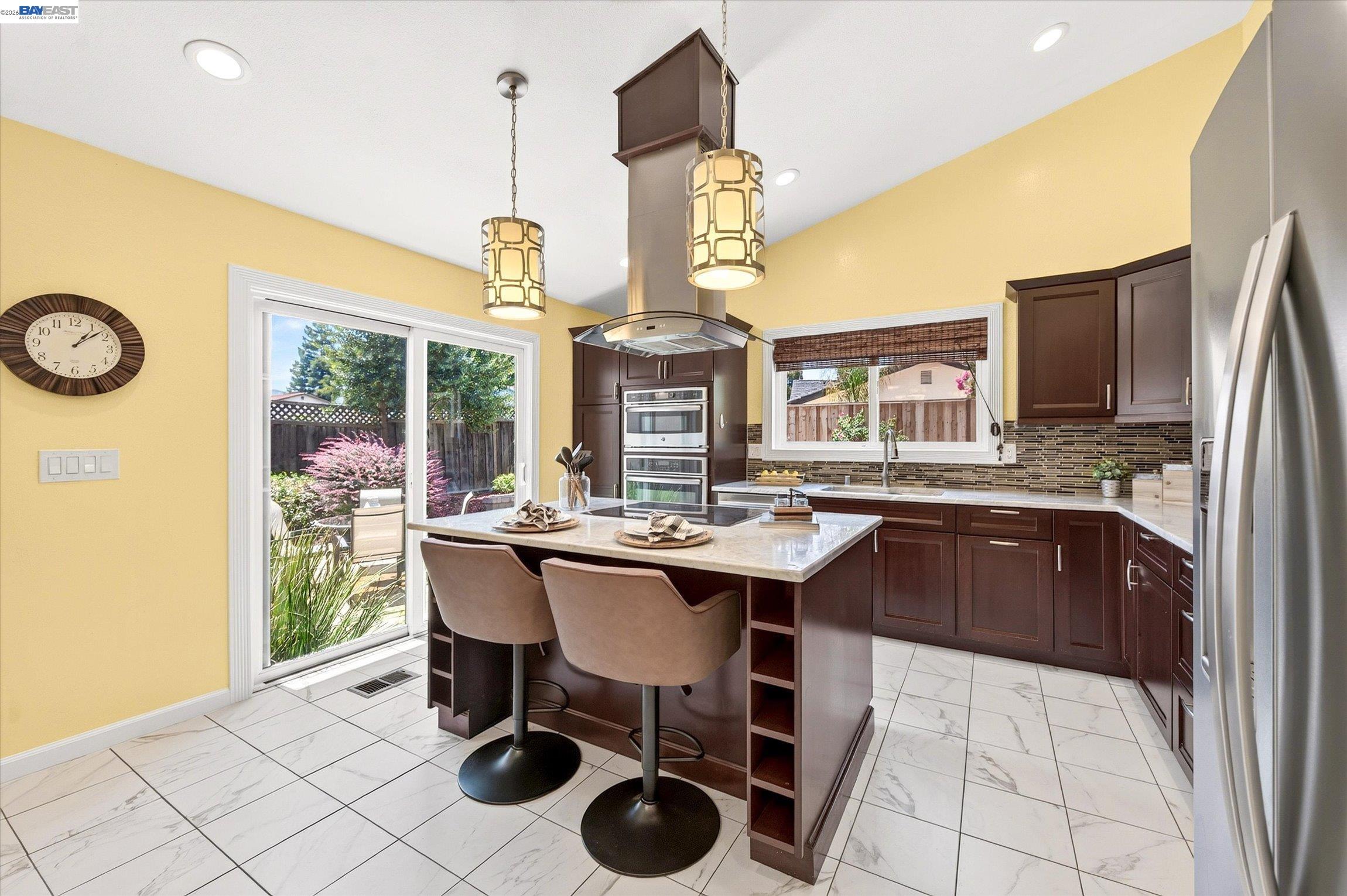 2358 Crestline Rd
