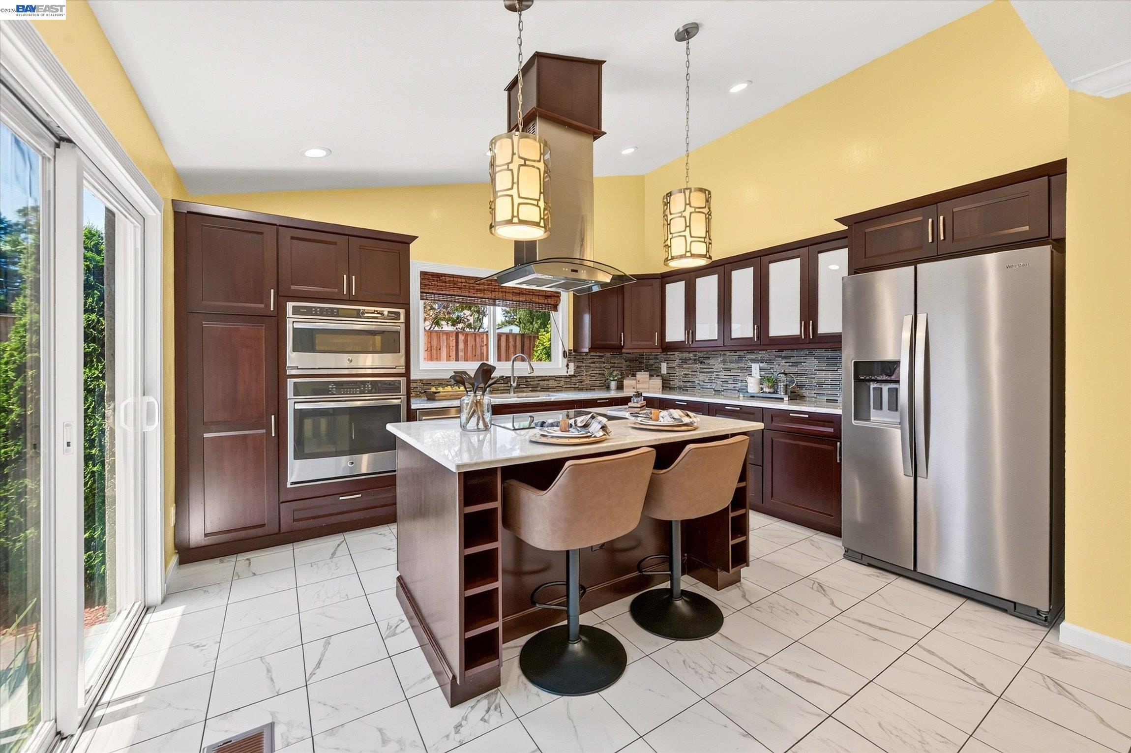 2358 Crestline Rd