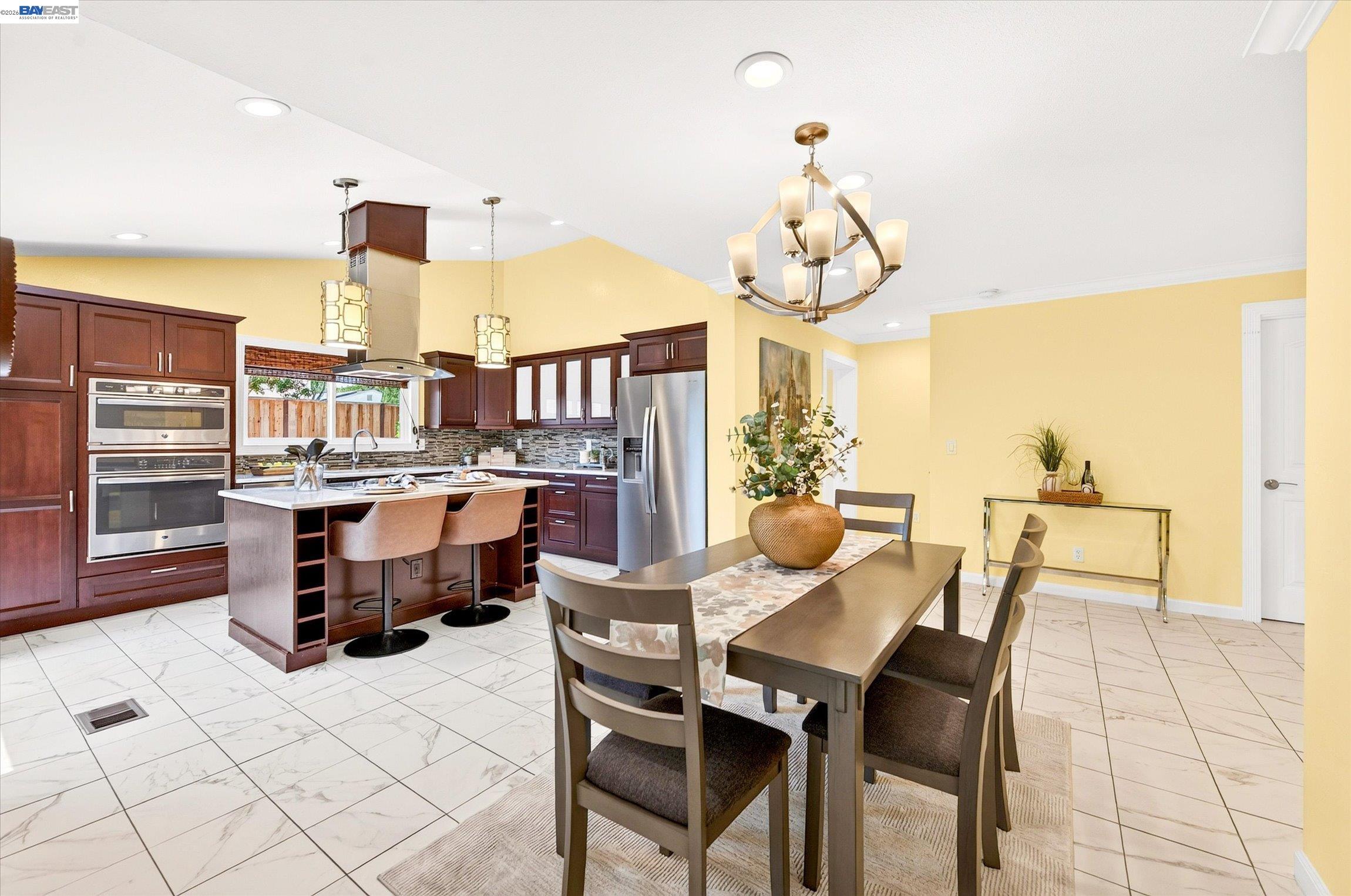 2358 Crestline Rd