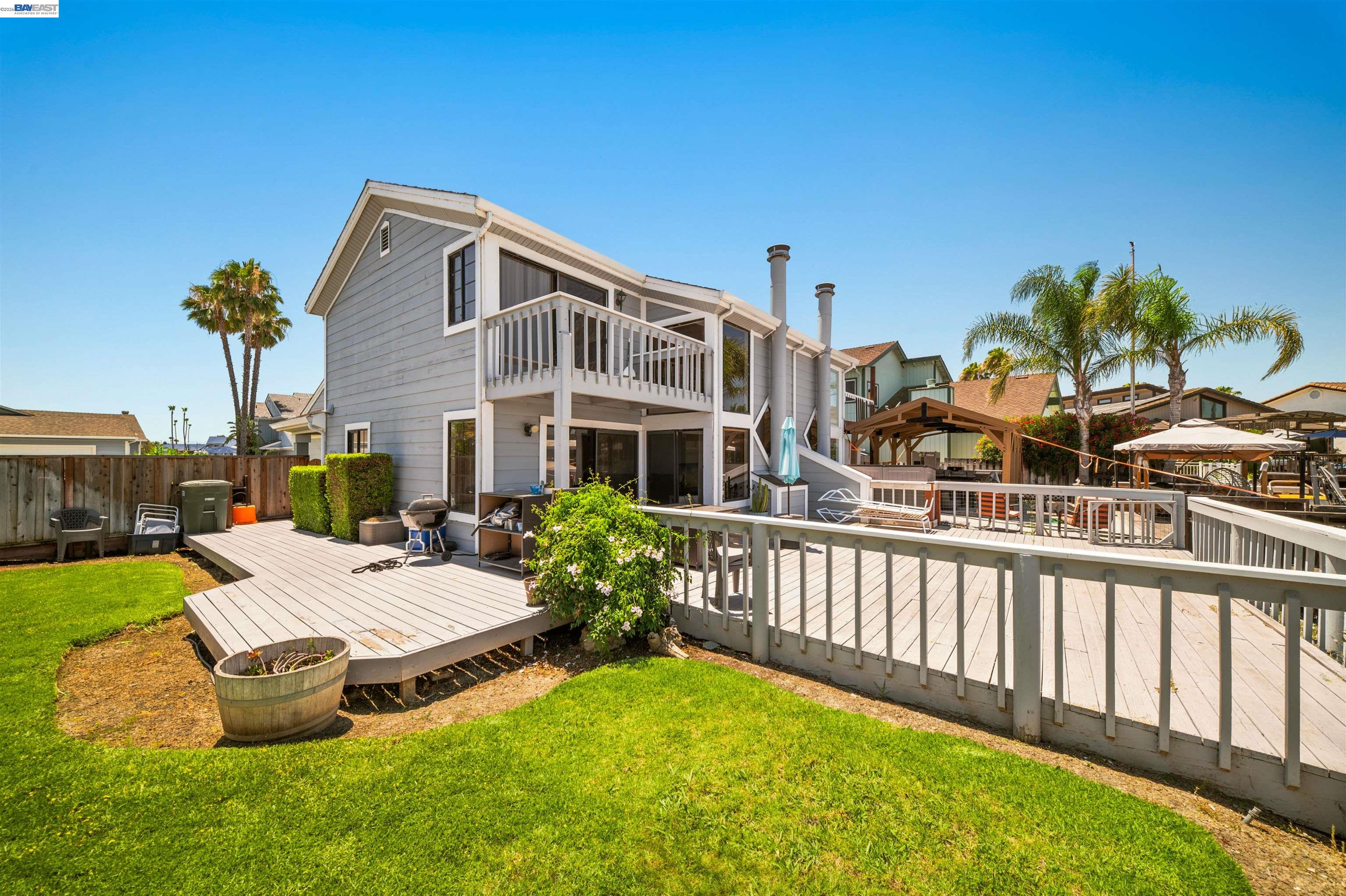 5585 Marlin Dr