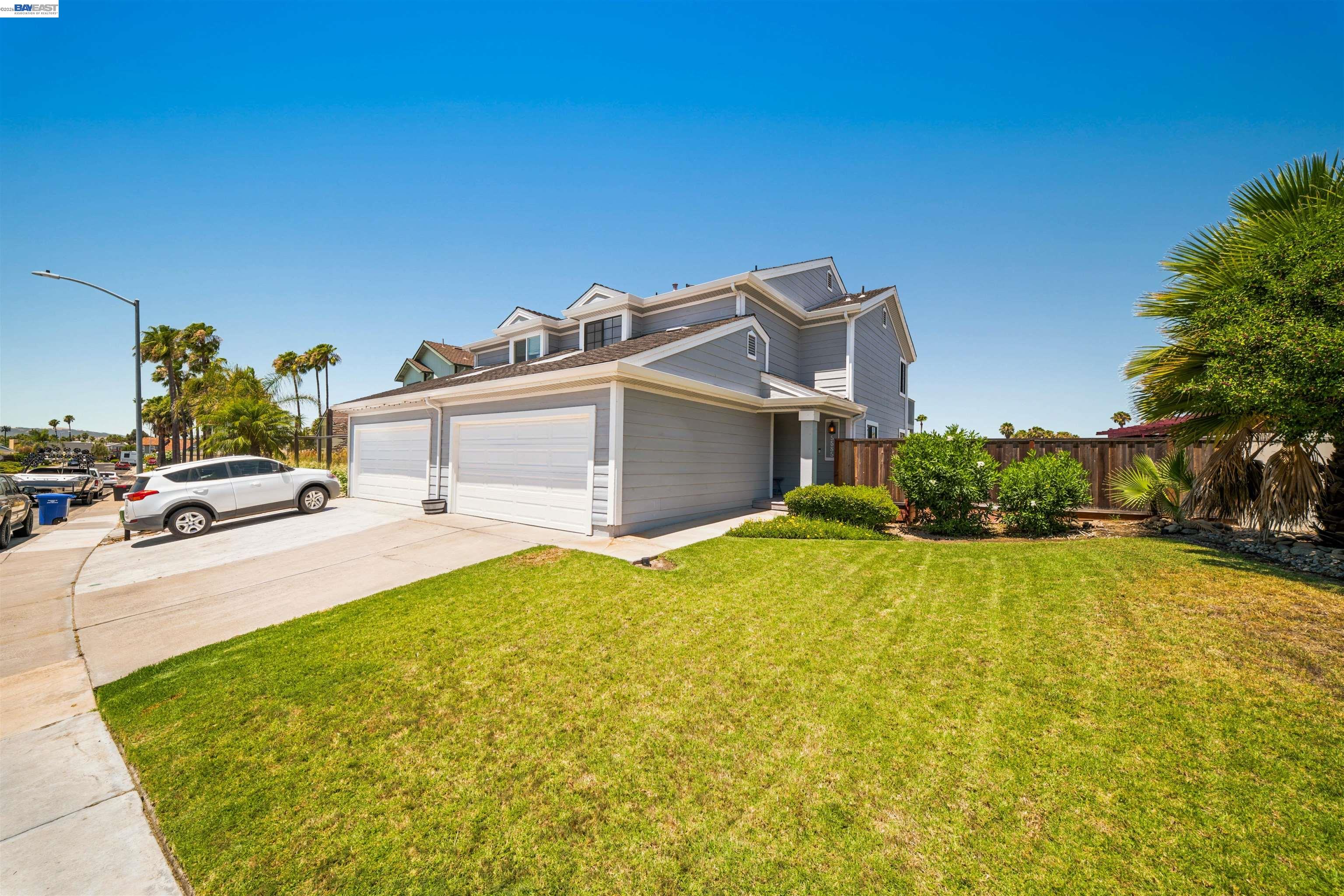5585 Marlin Dr