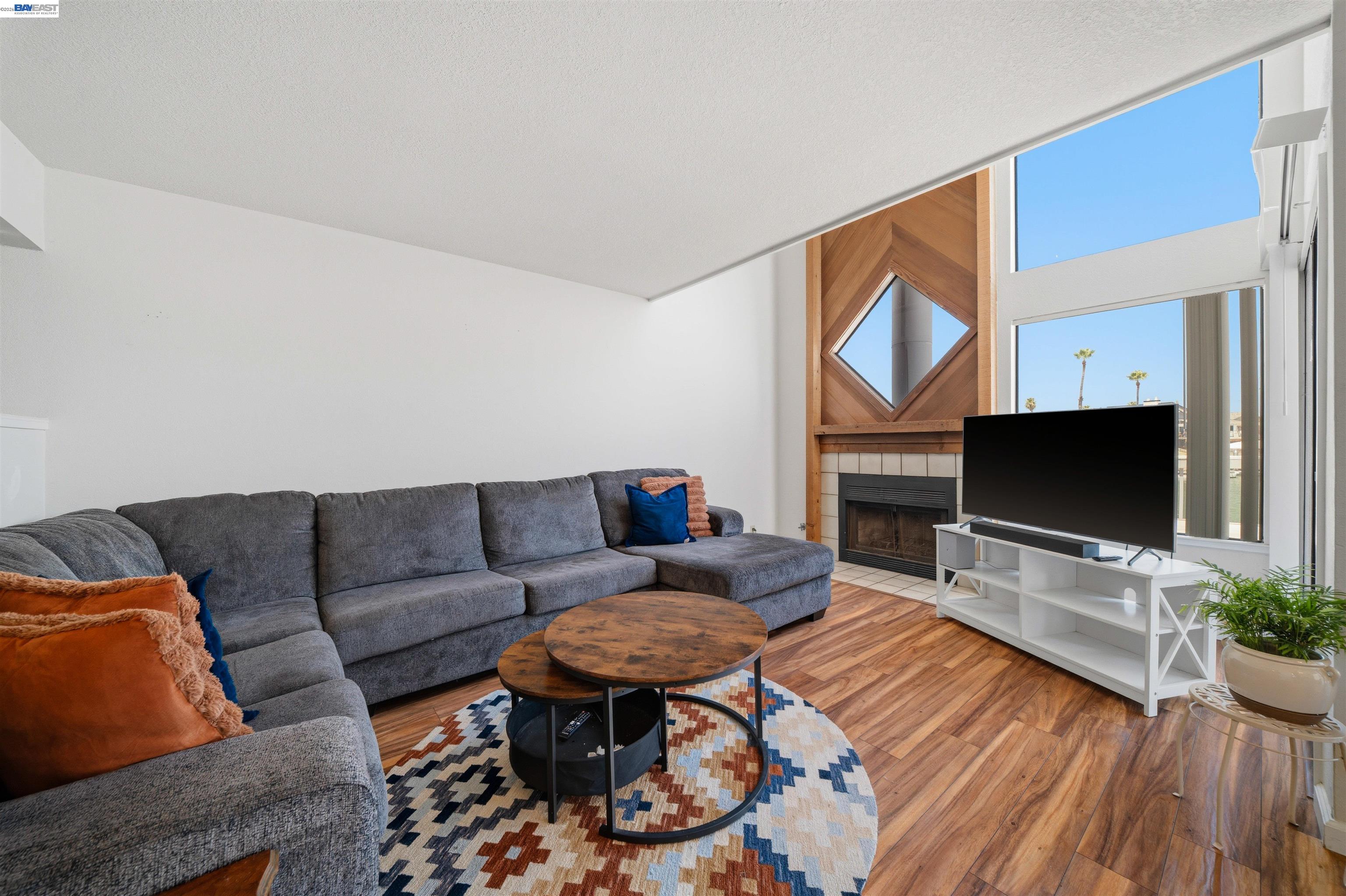 5585 Marlin Dr