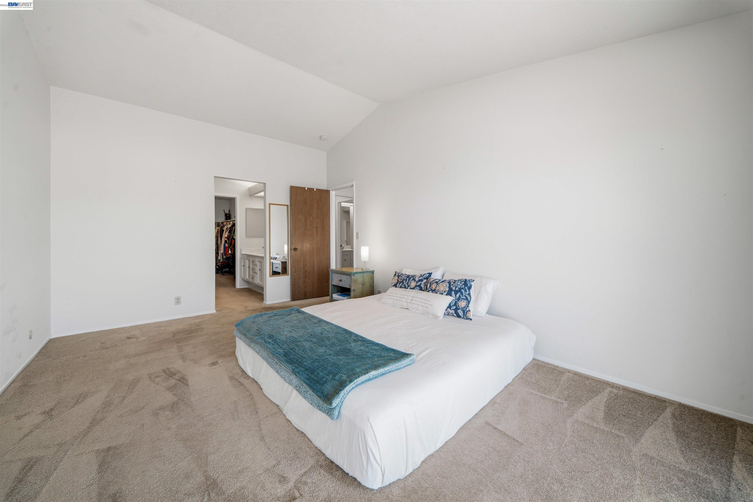 5585 Marlin Dr