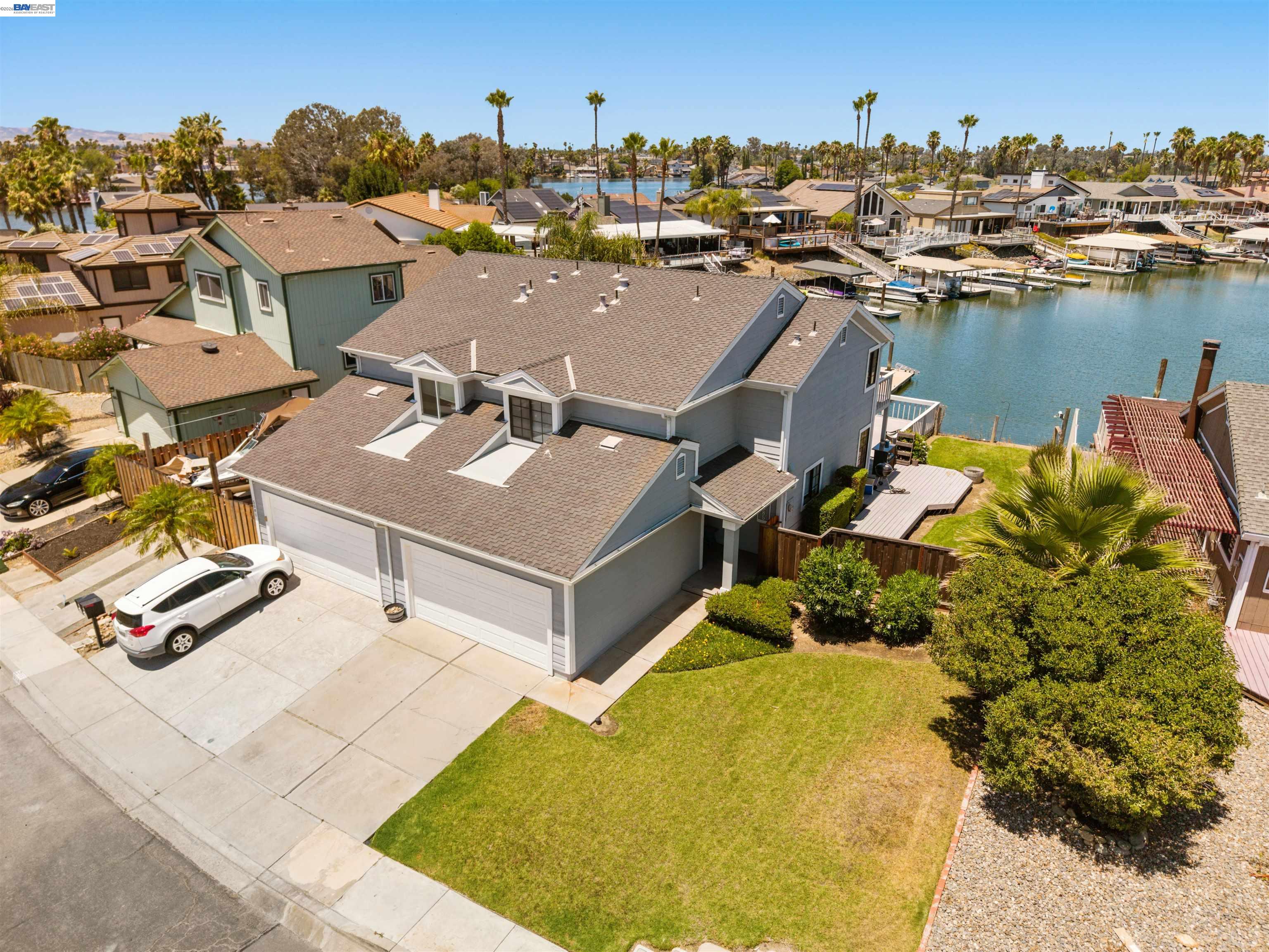 5585 Marlin Dr