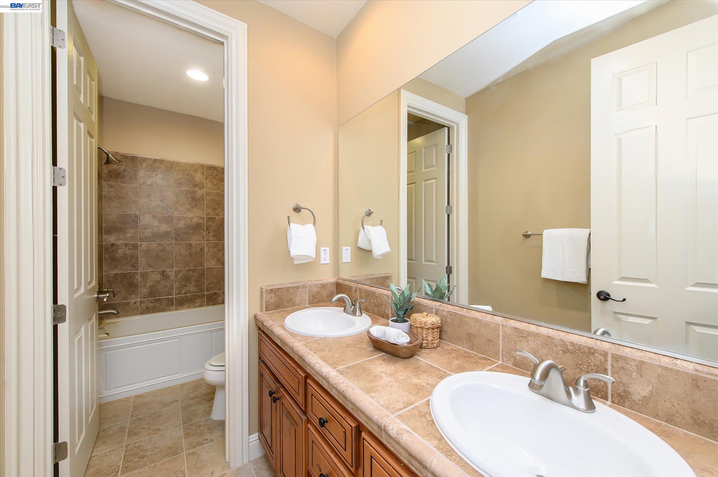 3182 Ashbourne Cir