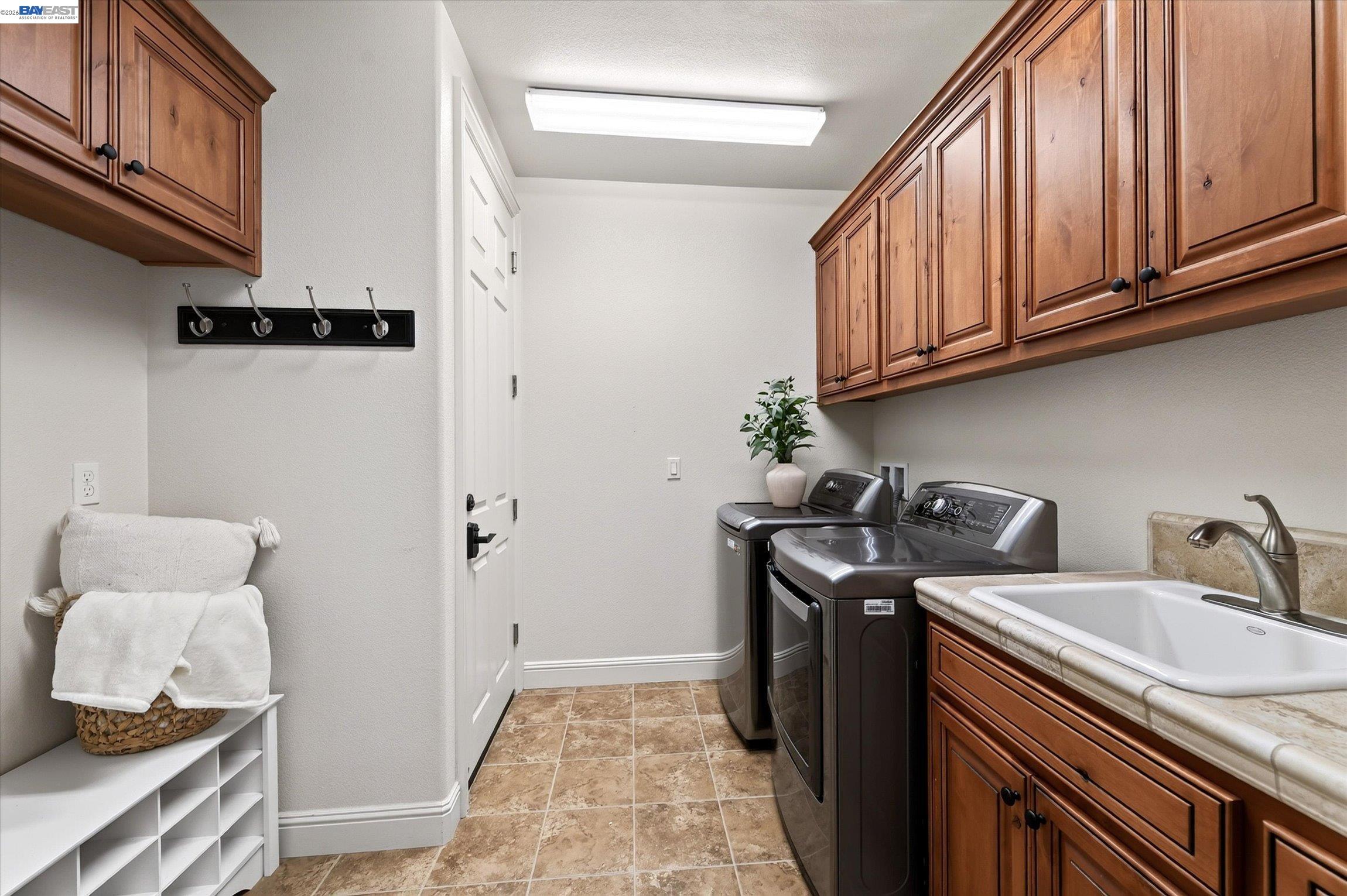3182 Ashbourne Cir