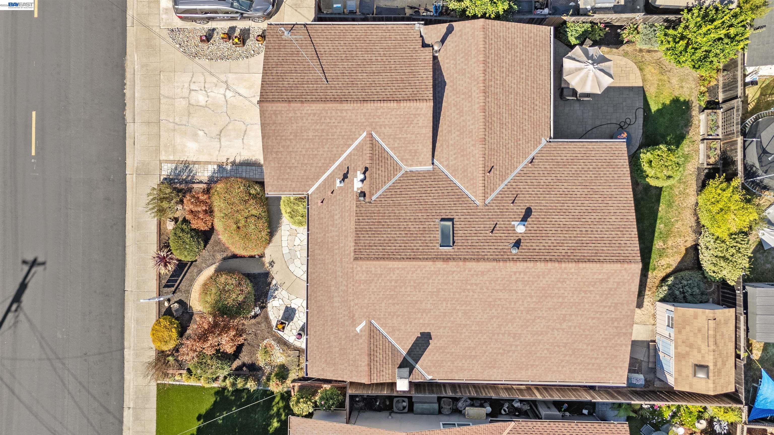 6933 Cedar Ln