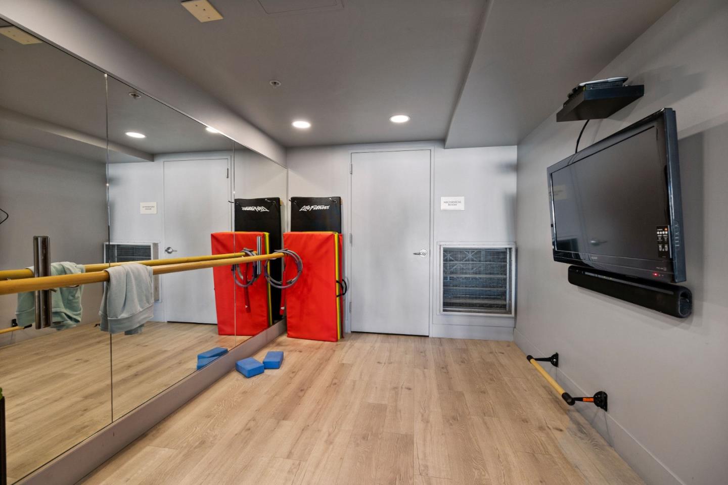 38 N Almaden Boulevard # 1607