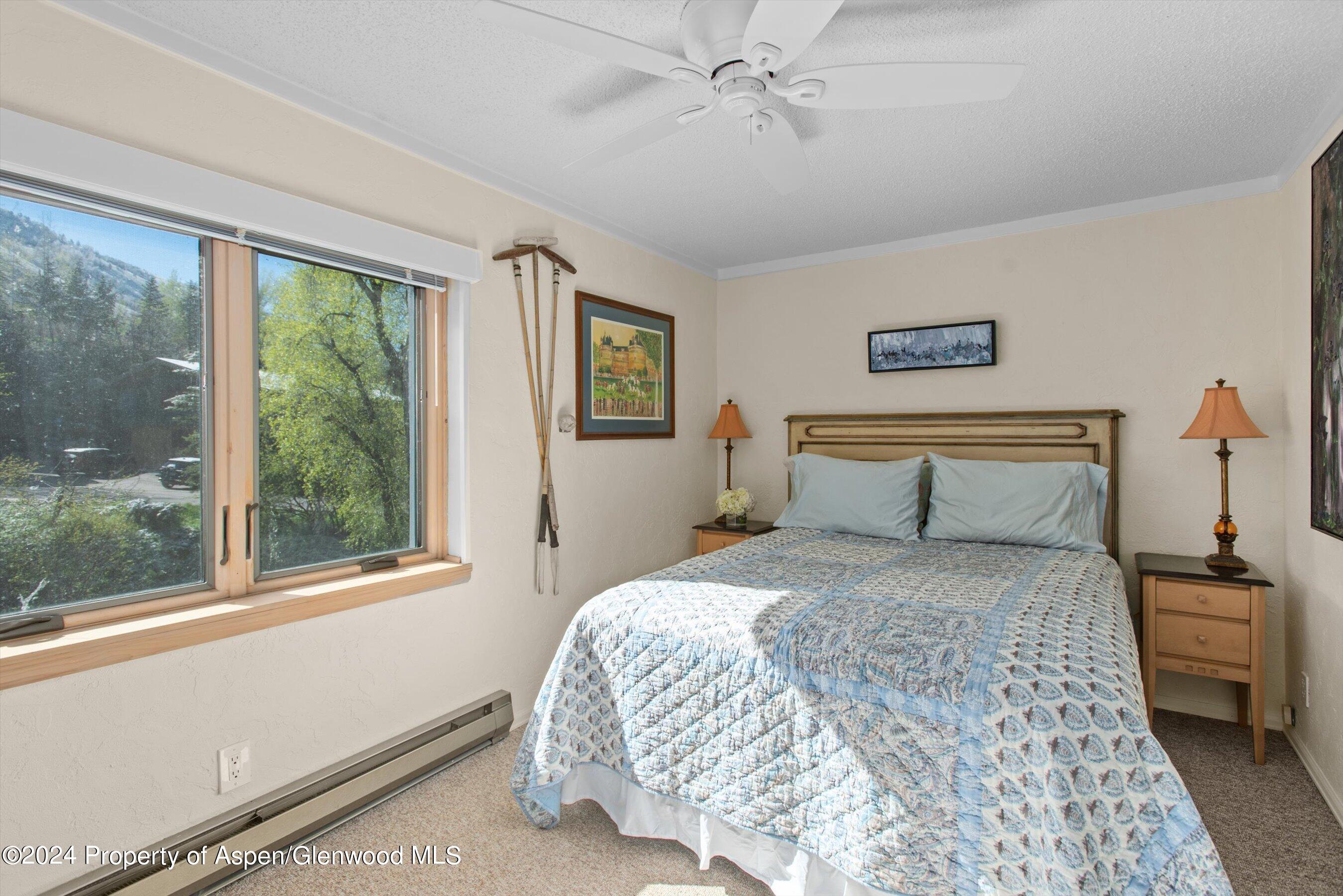 425 Park Circle, C3