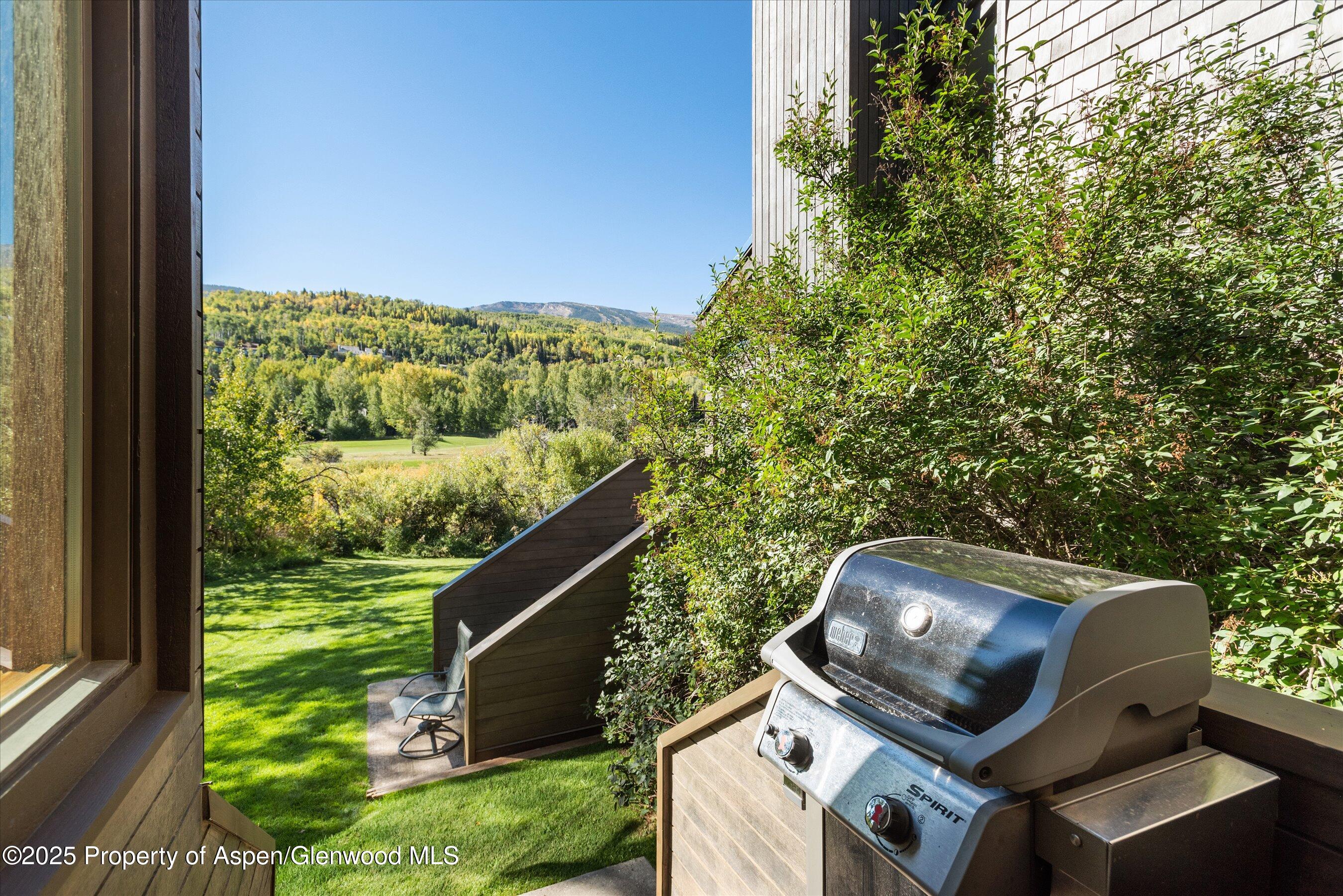 4000 Brush Creek Road, 10