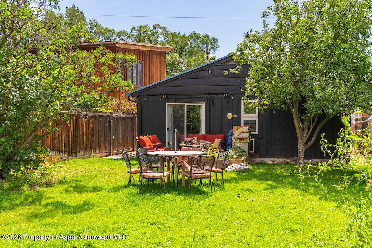680 Lincoln Avenue